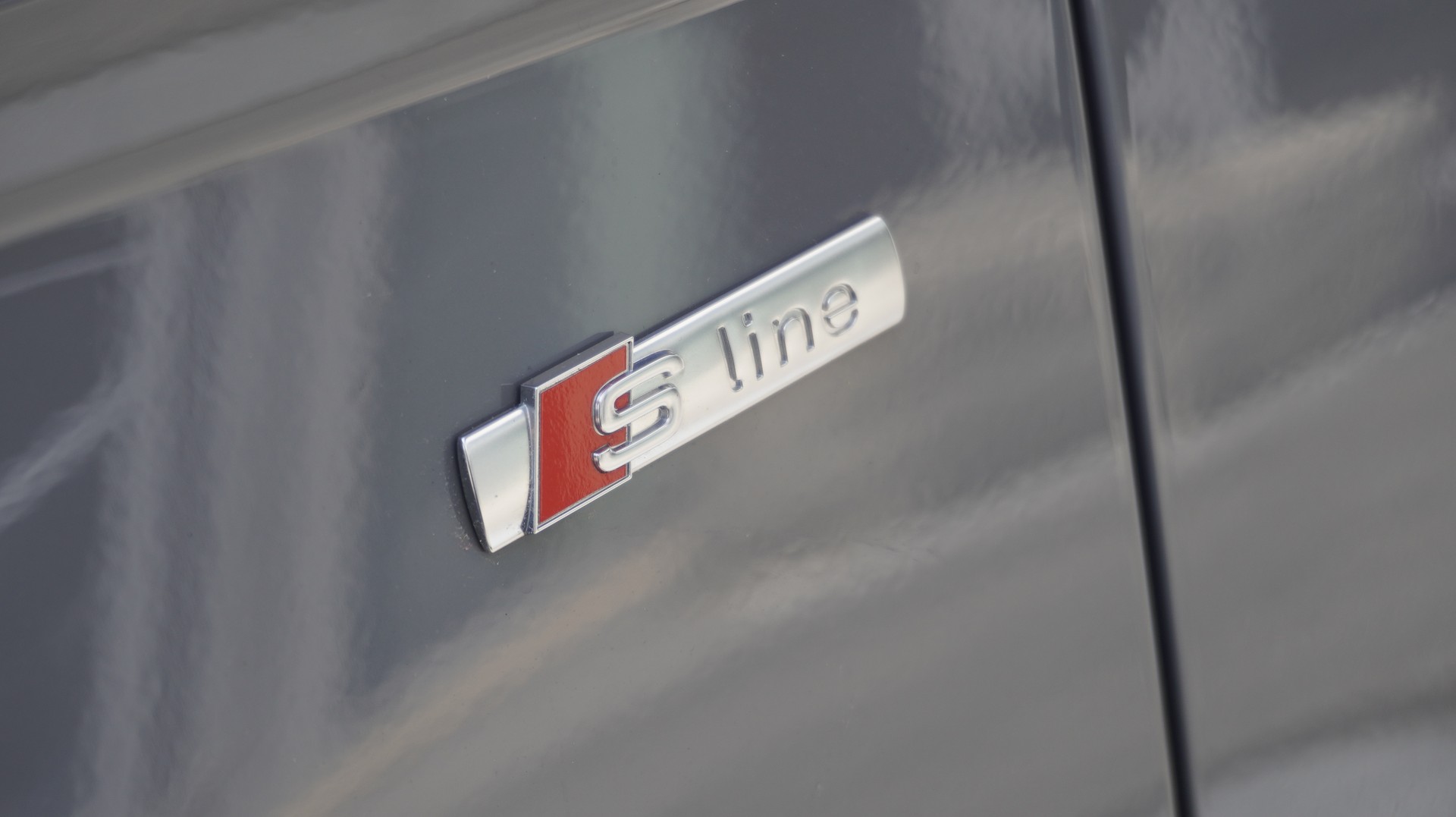 AUDI Q5 Sportback 55 TFSI e PHEV Black Edition quattro S-tronic-image-16