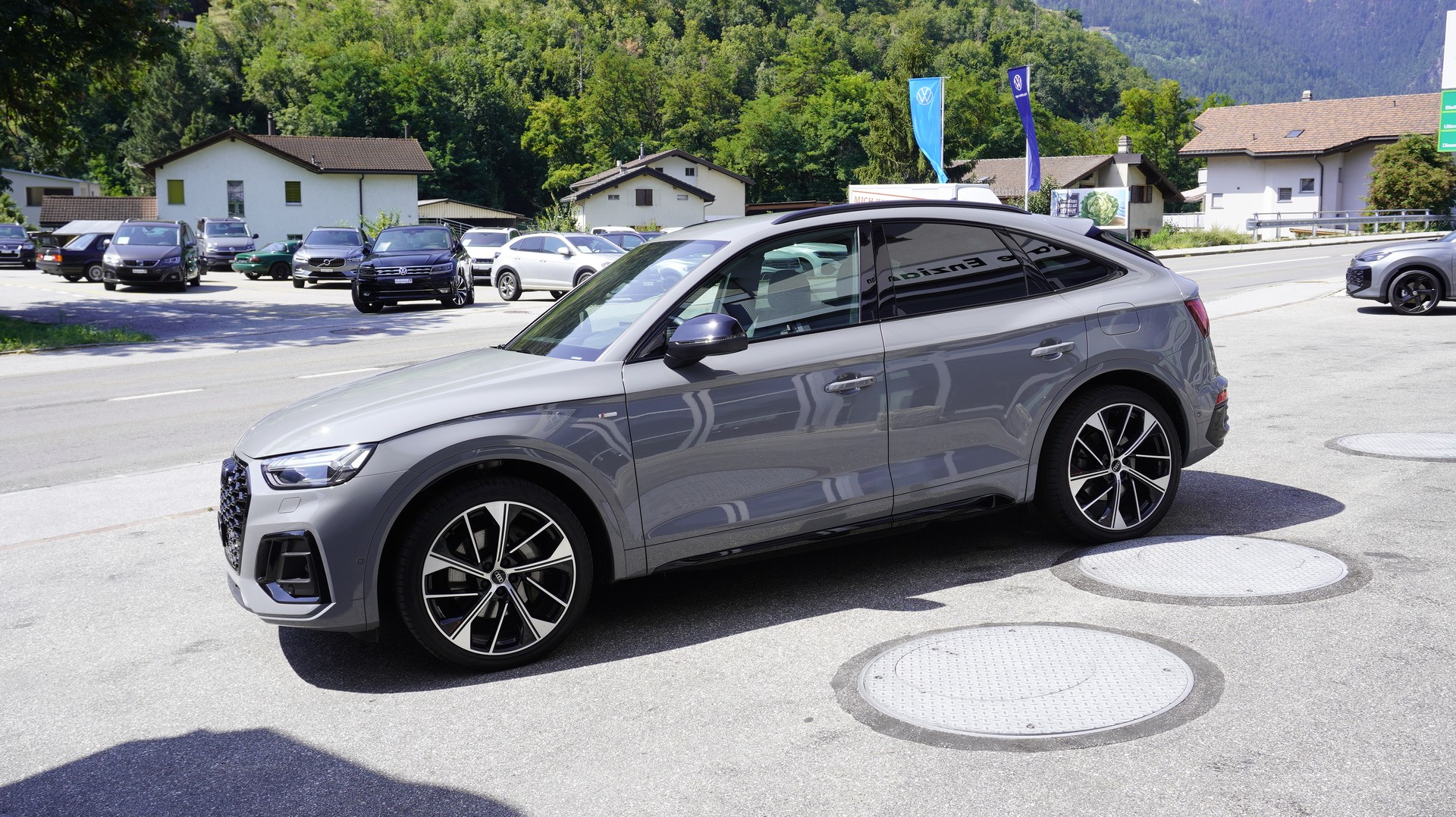 AUDI Q5 Sportback 55 TFSI e PHEV Black Edition quattro S-tronic-image-12