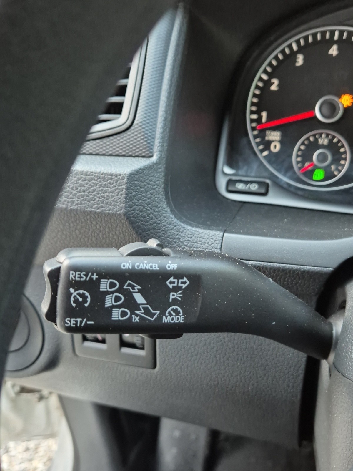 VW Caddy 1.4TGI BlueMotion Technology-image-12