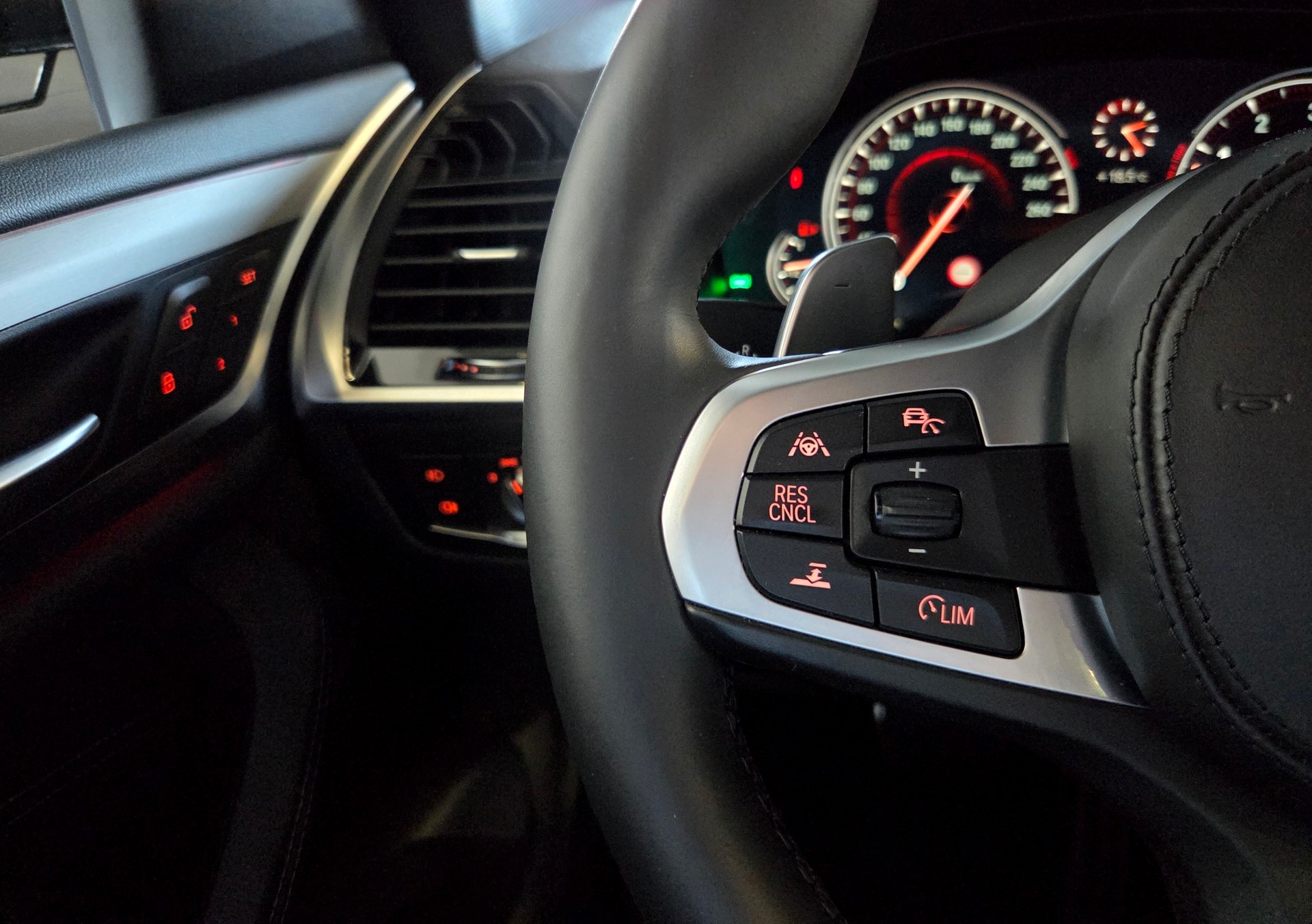 BMW X3 M40i-image-16