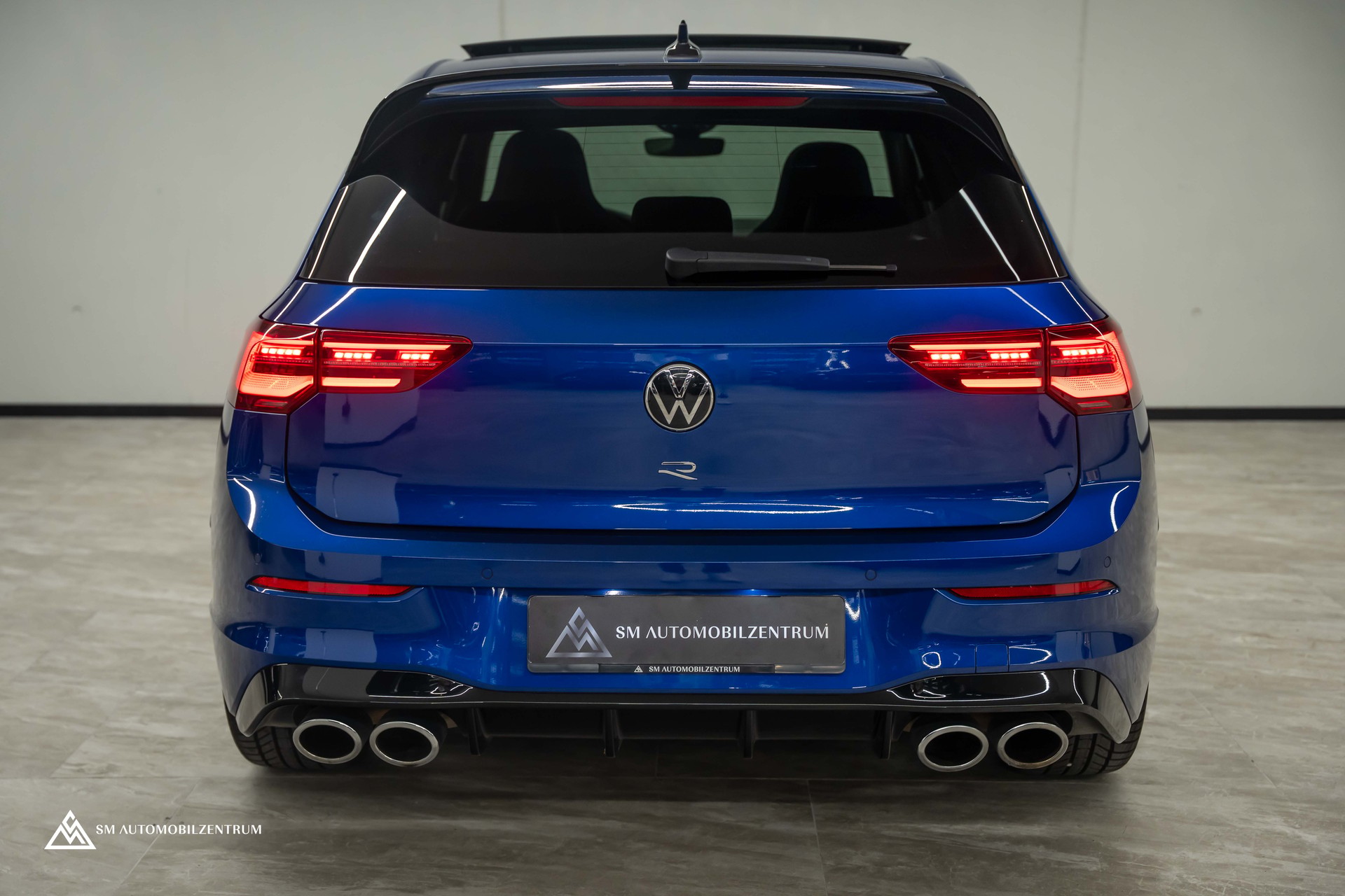 VW Golf VIII 2.0 TSI R Performance DSG 4motion / Panorama / Rückfahrkamera / Black Style-image-13