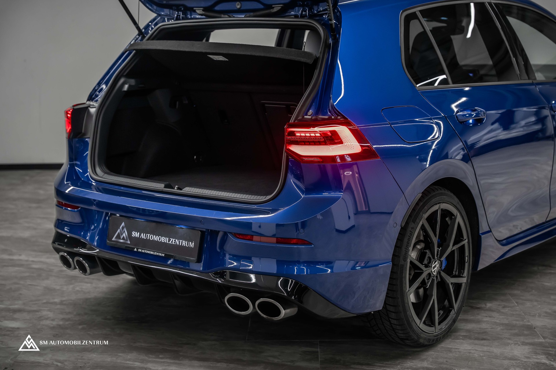VW Golf VIII 2.0 TSI R Performance DSG 4motion / Panorama / Rückfahrkamera / Black Style-image-14