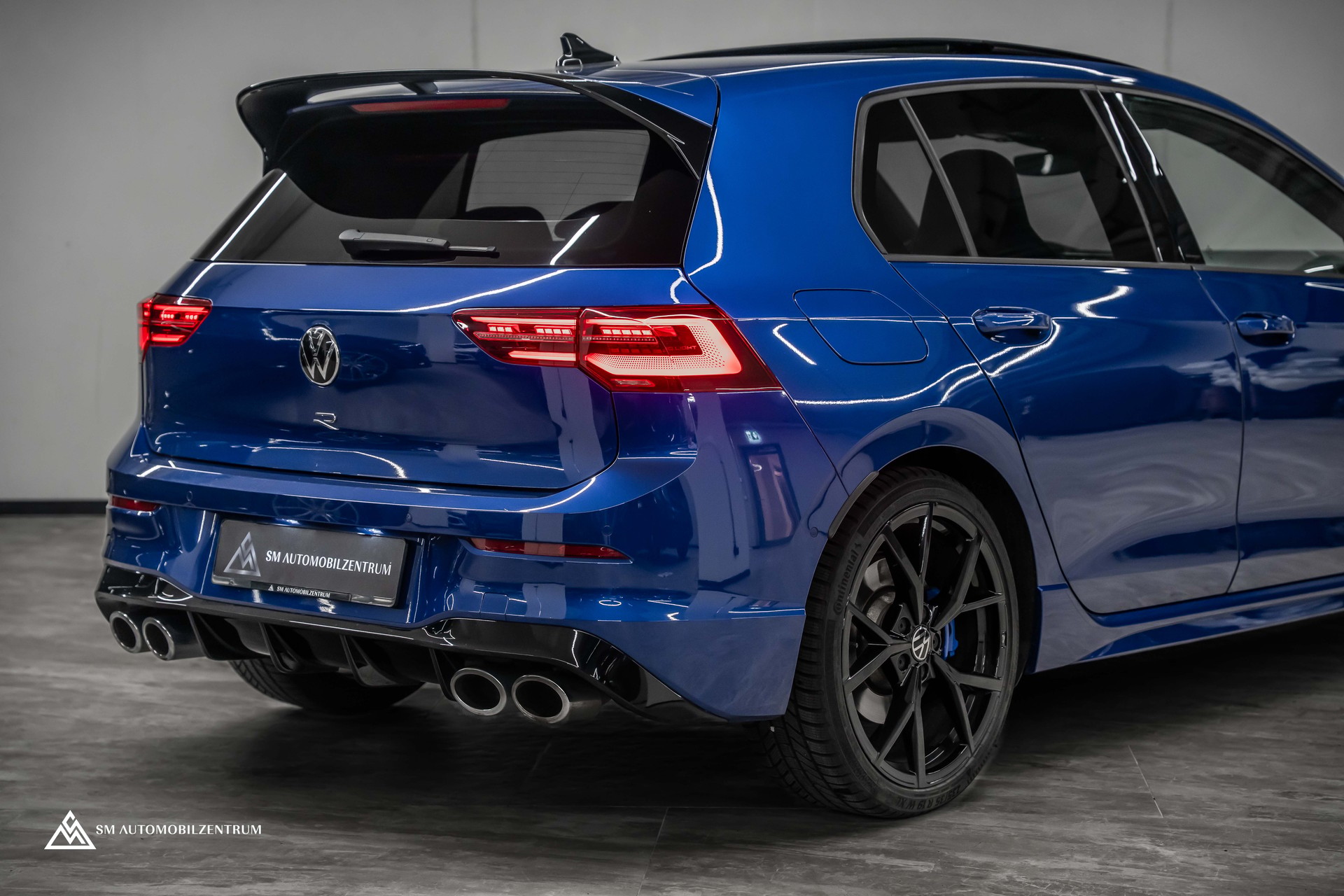 VW Golf VIII 2.0 TSI R Performance DSG 4motion / Panorama / Rückfahrkamera / Black Style-image-12
