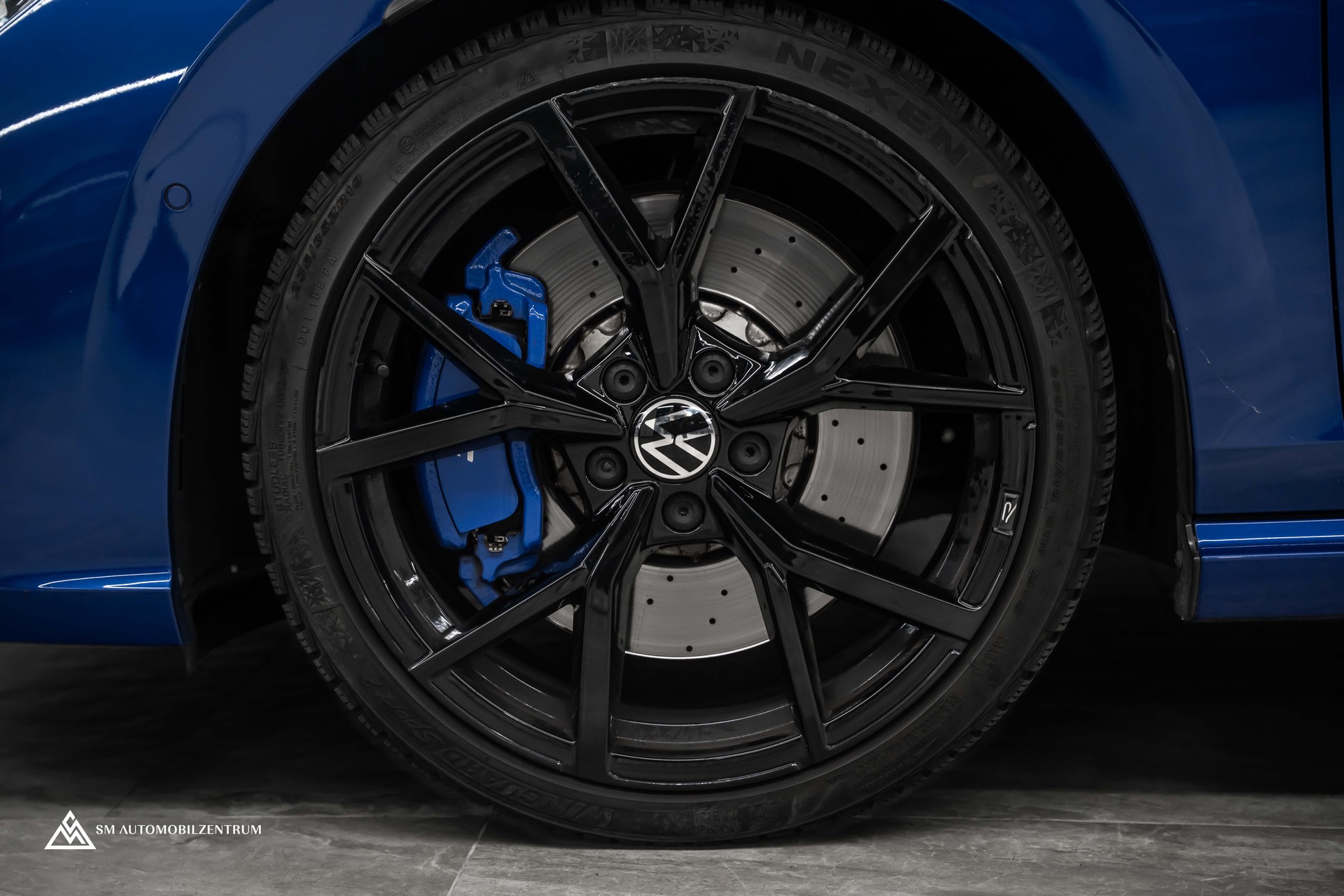 VW Golf VIII 2.0 TSI R Performance DSG 4motion / Panorama / Rückfahrkamera / Black Style-image-7