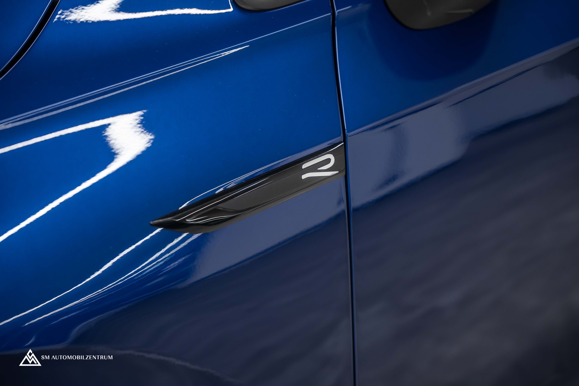 VW Golf VIII 2.0 TSI R Performance DSG 4motion / Panorama / Rückfahrkamera / Black Style-image-8