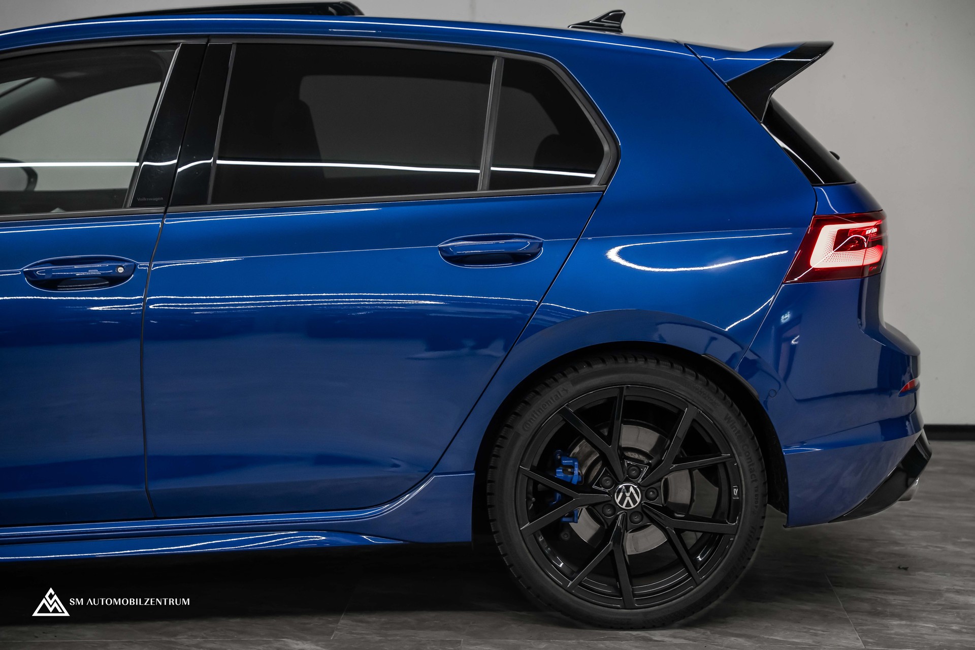 VW Golf VIII 2.0 TSI R Performance DSG 4motion / Panorama / Rückfahrkamera / Black Style-image-6