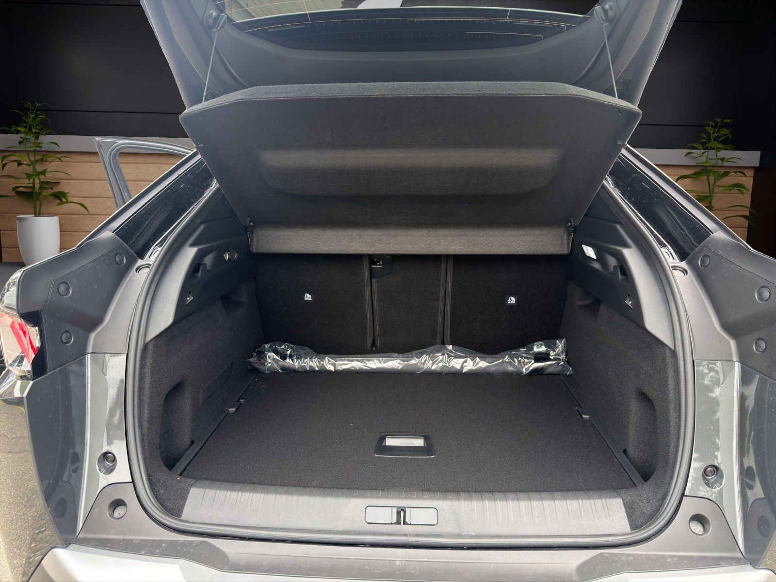 PEUGEOT 3008 NEW 145 e-DCS GT-image-8