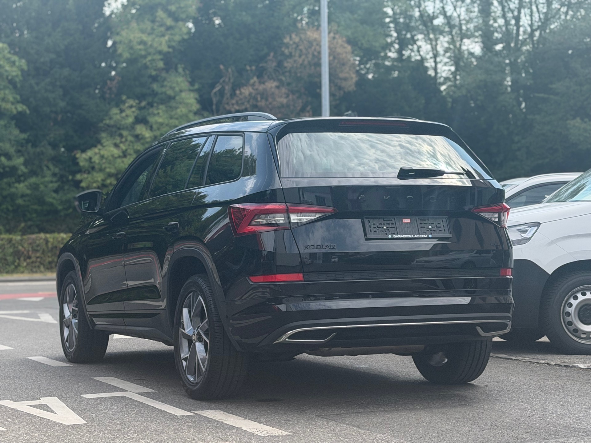 SKODA Kodiaq 2.0 TSI 4x4 SportLine-image-4