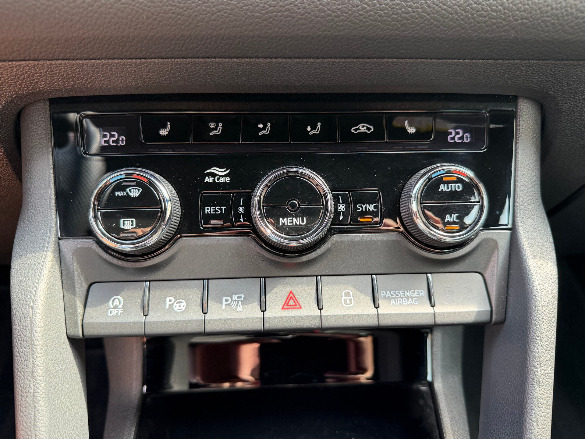SKODA Kodiaq 2.0 TSI 4x4 SportLine-image-24
