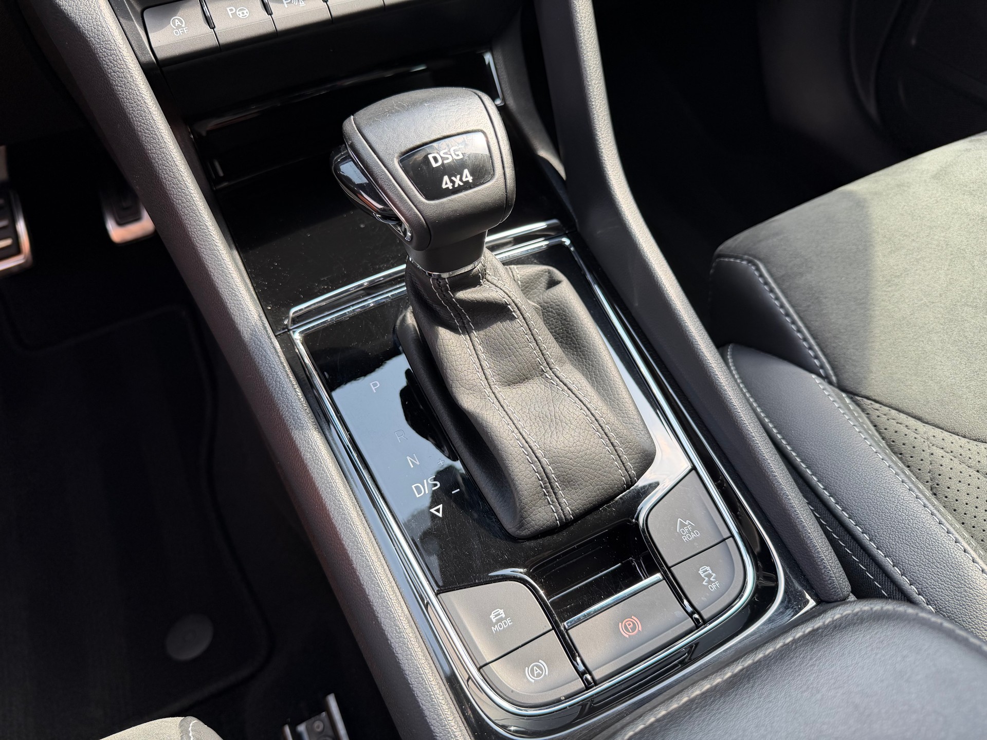 SKODA Kodiaq 2.0 TSI 4x4 SportLine-image-25