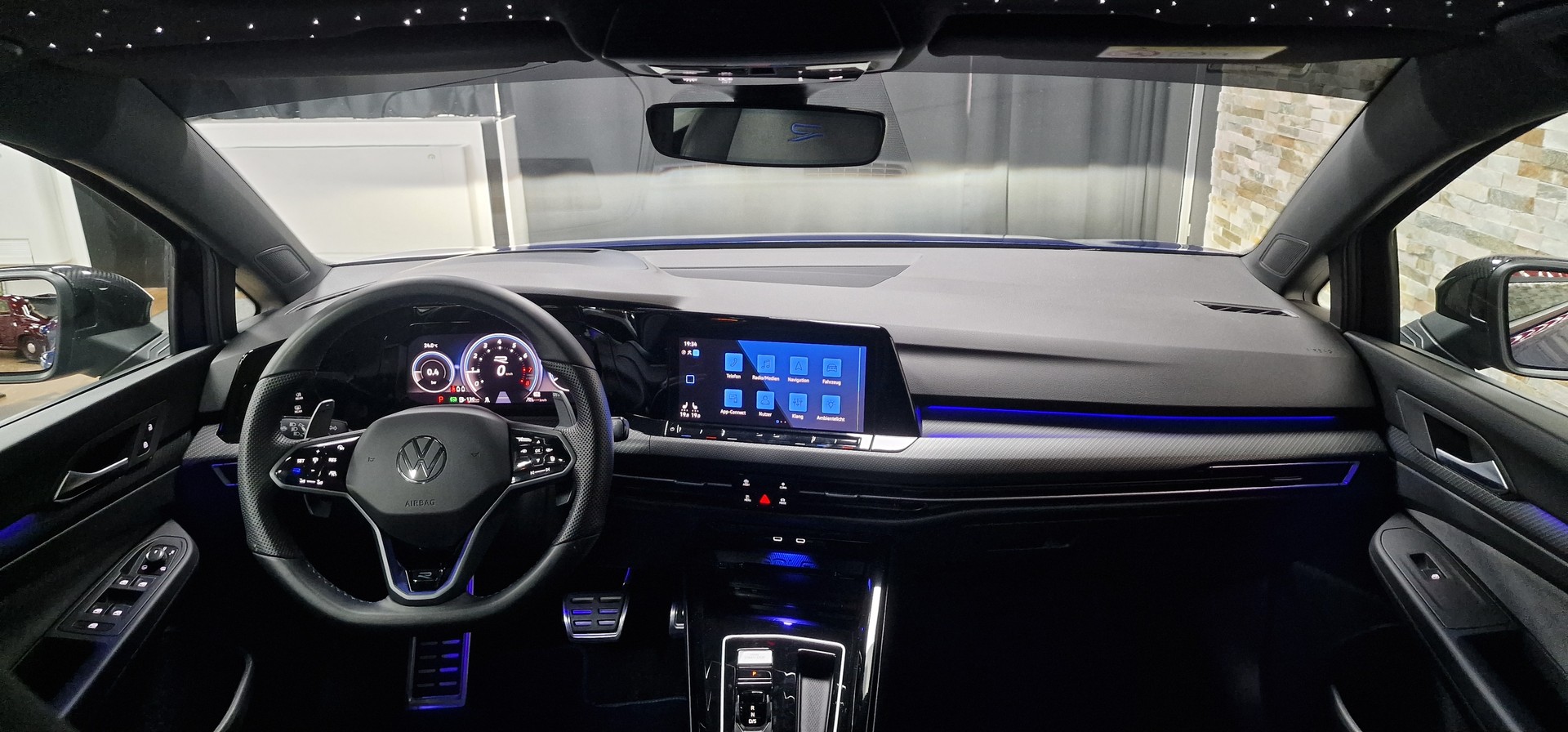 VW Golf 2.0 TSI R DSG 4Motion R Performance-image-25