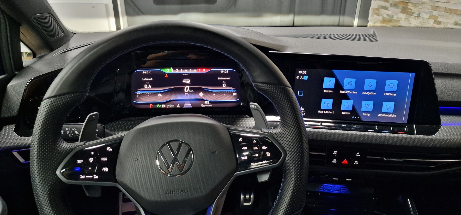 VW Golf 2.0 TSI R DSG 4Motion R Performance-image-15