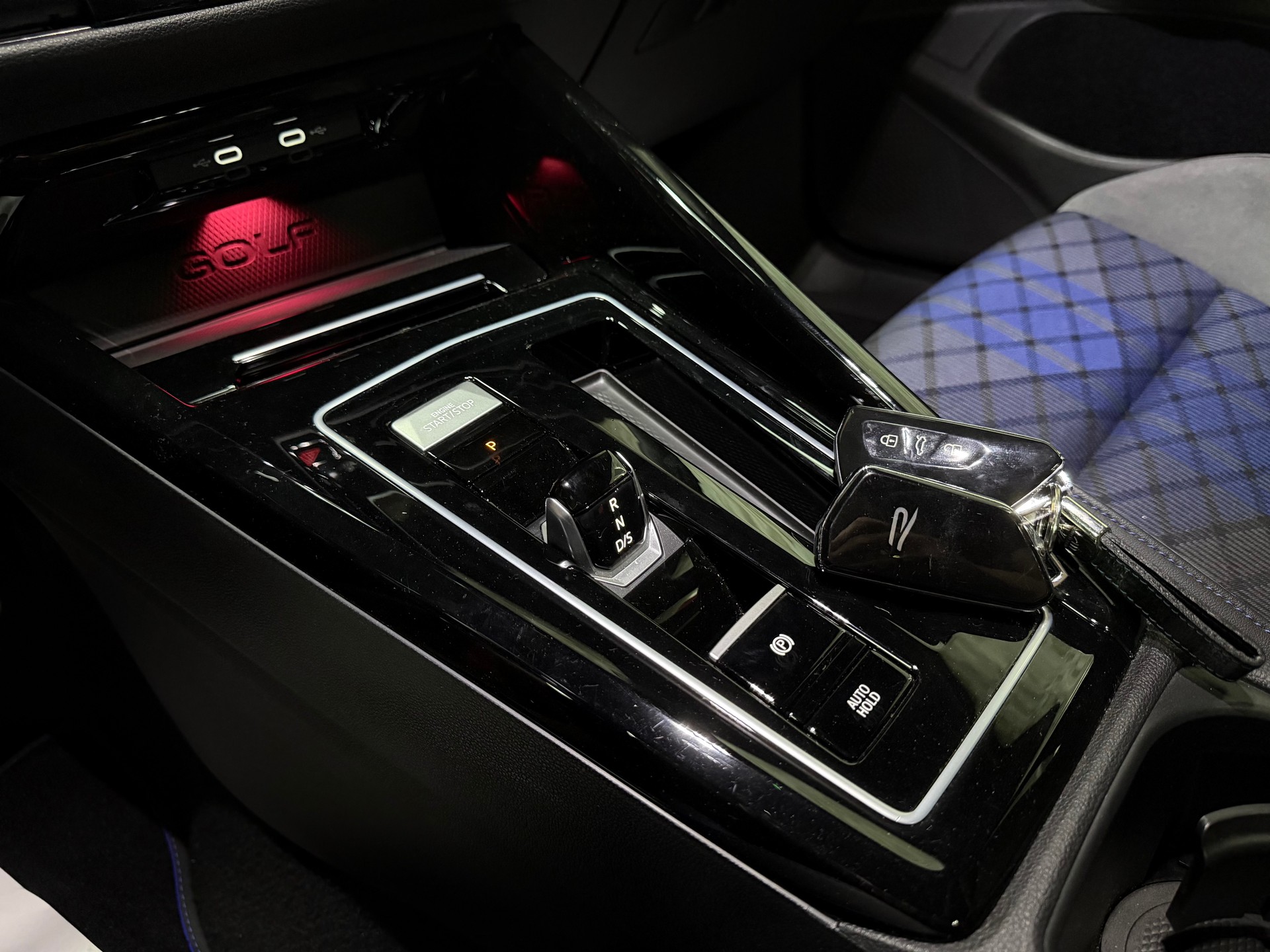 VW Golf 2.0 TSI R DSG 4Motion R Performance / Akrapovic-image-16