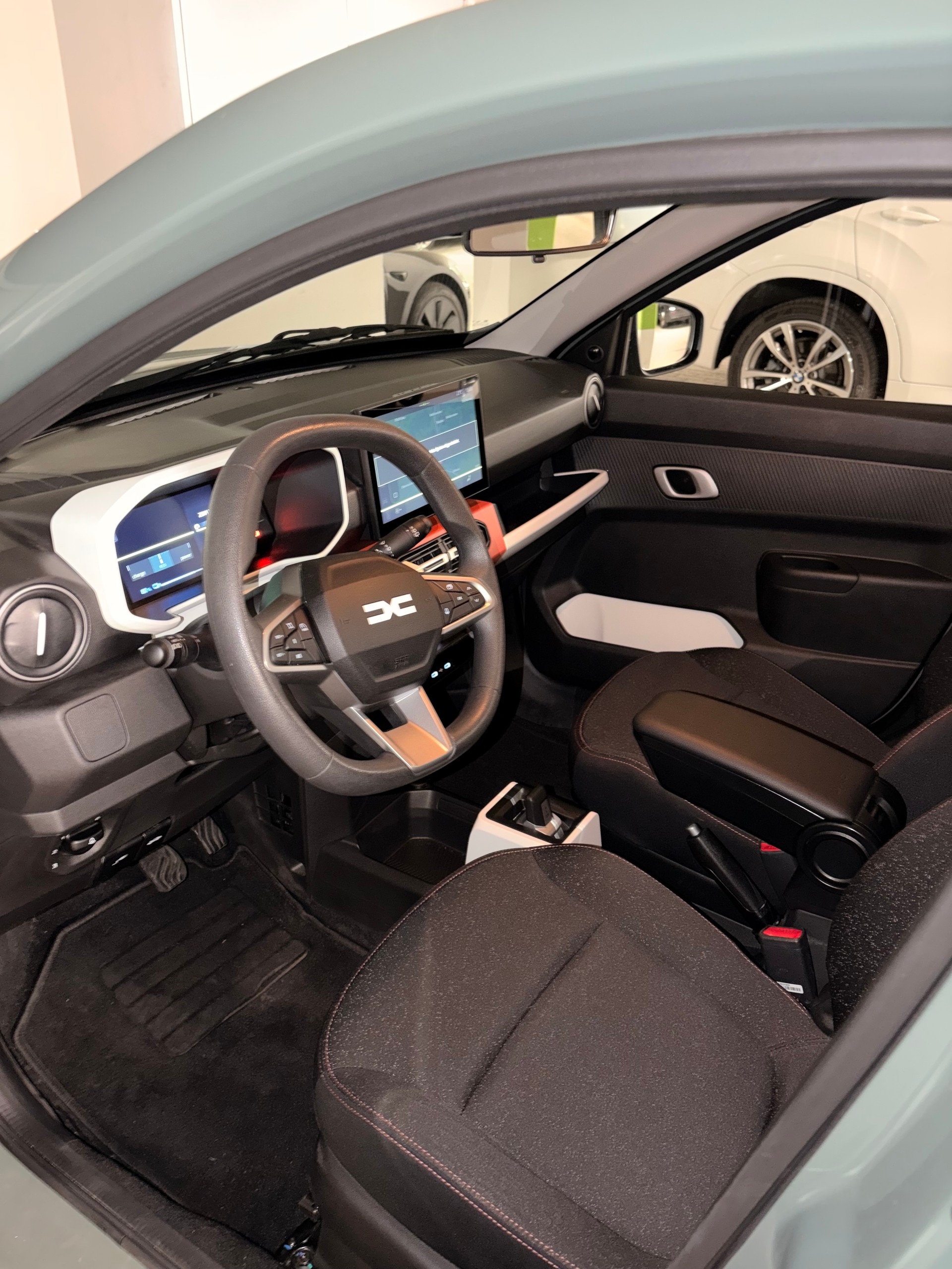 DACIA DACIA SPRING 27 kWh EXPRESSION mit NAVI-image-2