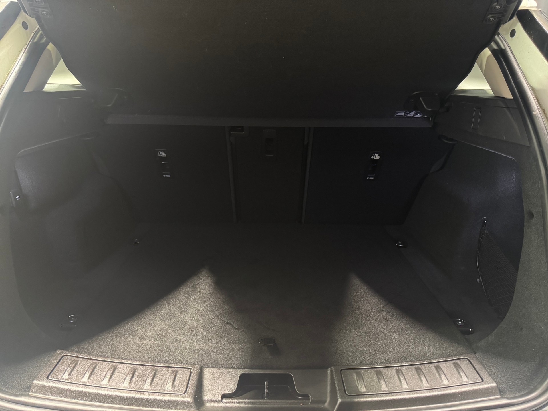 LAND ROVER Range Rover Evoque 2.0 TD4 Pure AT9(32)-image-15
