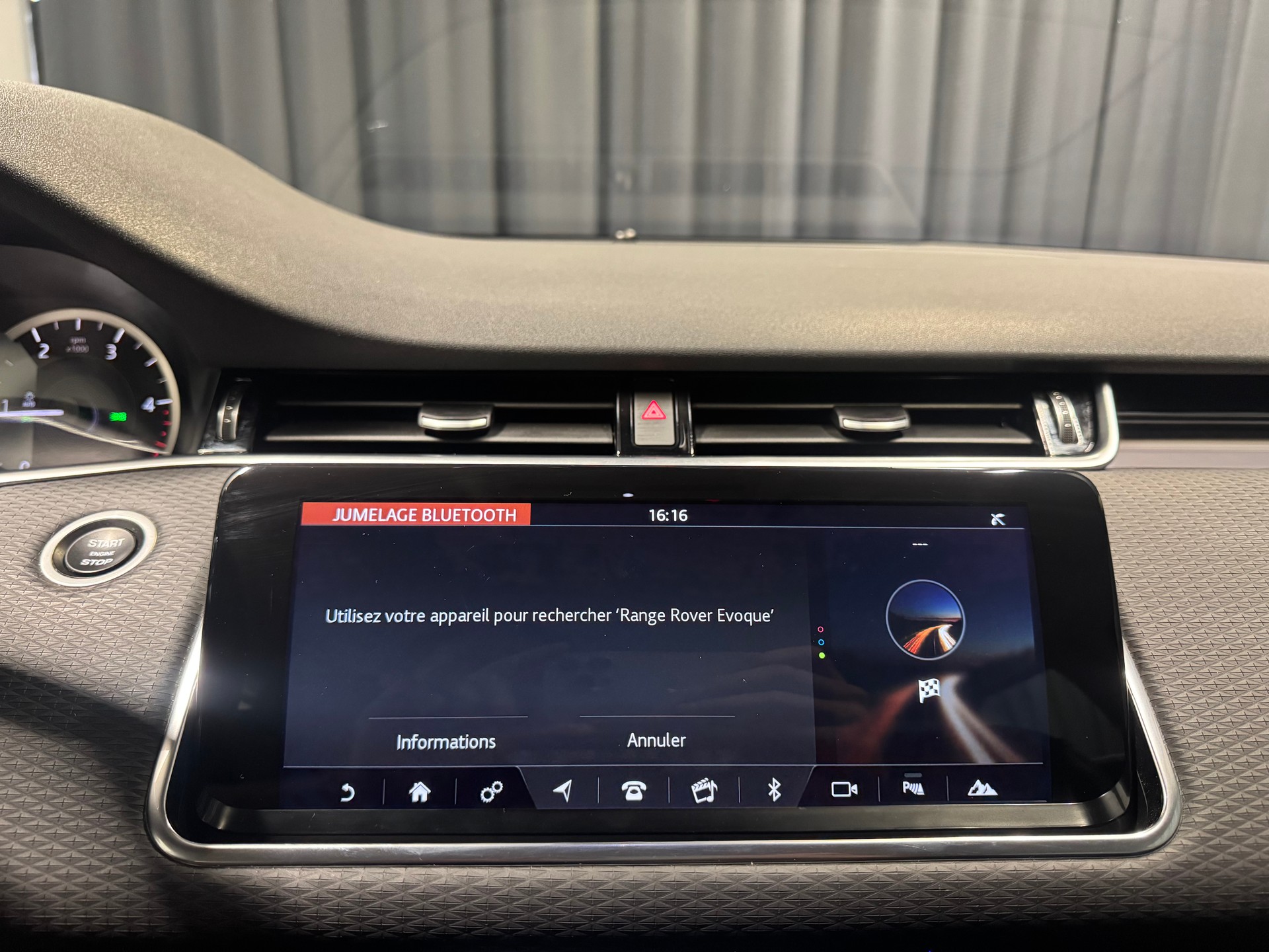 LAND ROVER Range Rover Evoque 2.0 TD4 Pure AT9(32)-image-12
