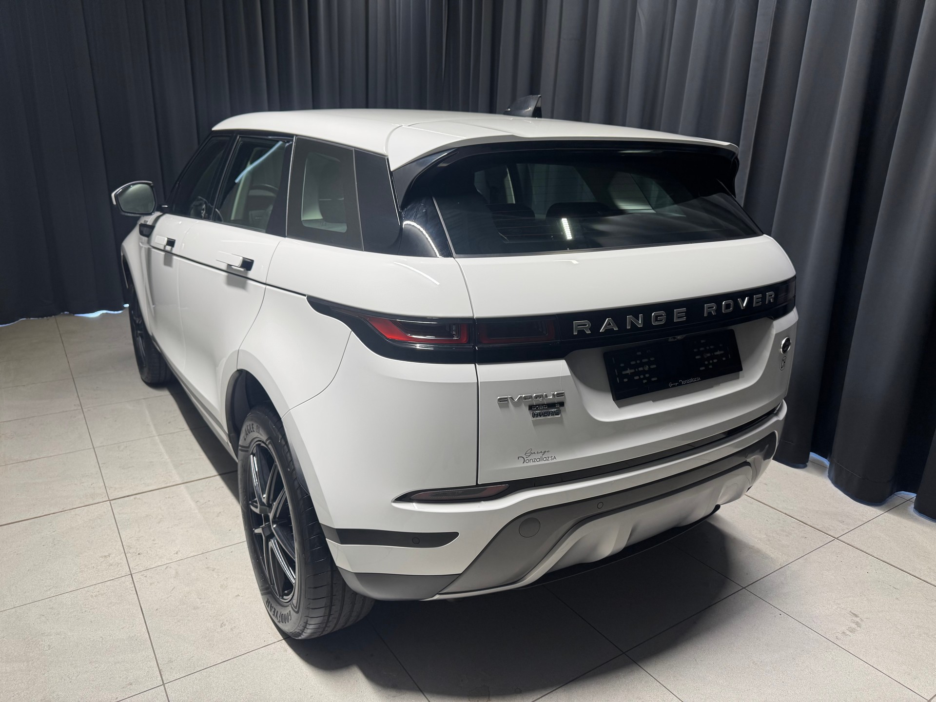 LAND ROVER Range Rover Evoque 2.0 TD4 Pure AT9(32)-image-2