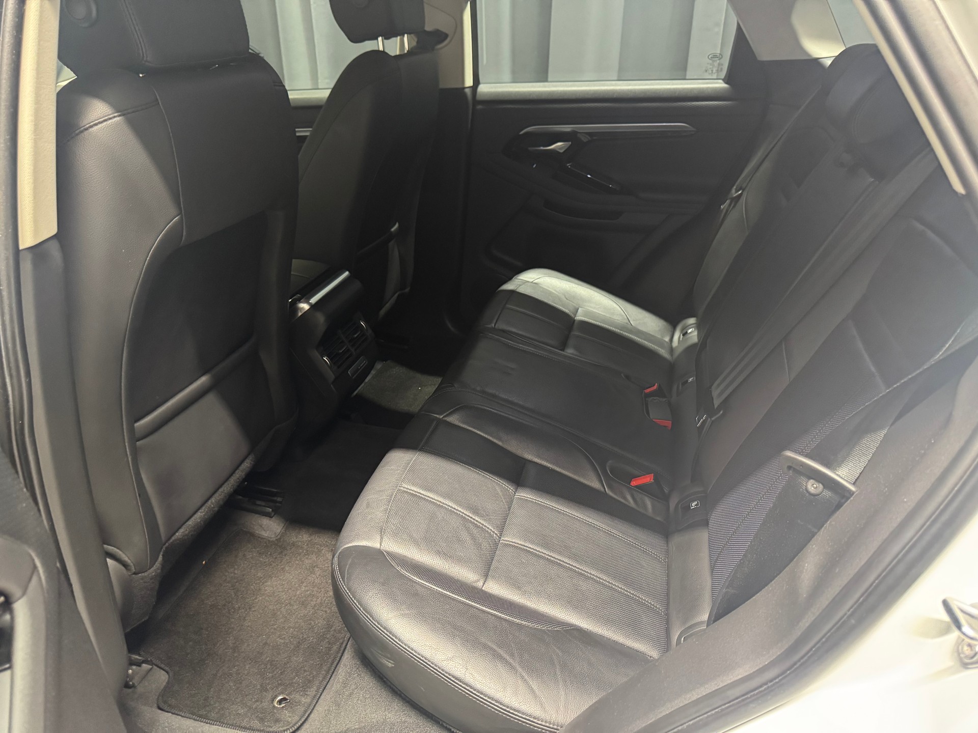 LAND ROVER Range Rover Evoque 2.0 TD4 Pure AT9(32)-image-6