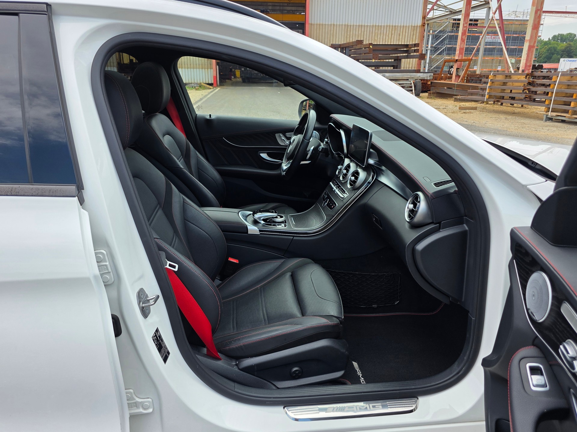 MERCEDES-BENZ C 43 AMG 4Matic 9G-Tronic-image-9