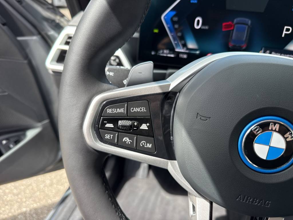 BMW 330e x DriveTouring Steptronic M Sport-image-15