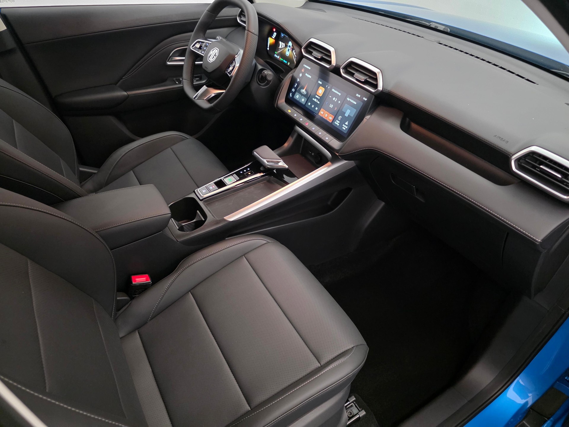 MG ZS 1.5 Hybrid+ Luxury-image-10