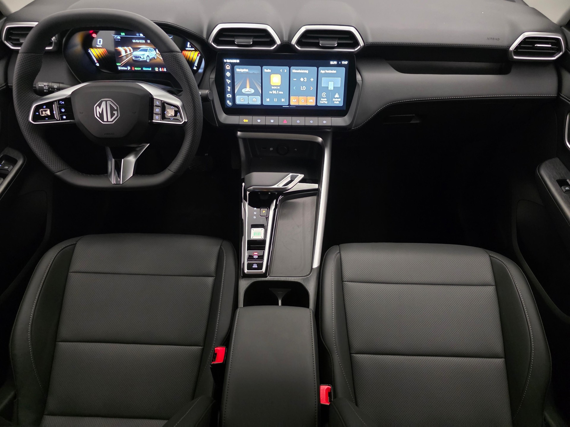 MG ZS 1.5 Hybrid+ Luxury-image-13