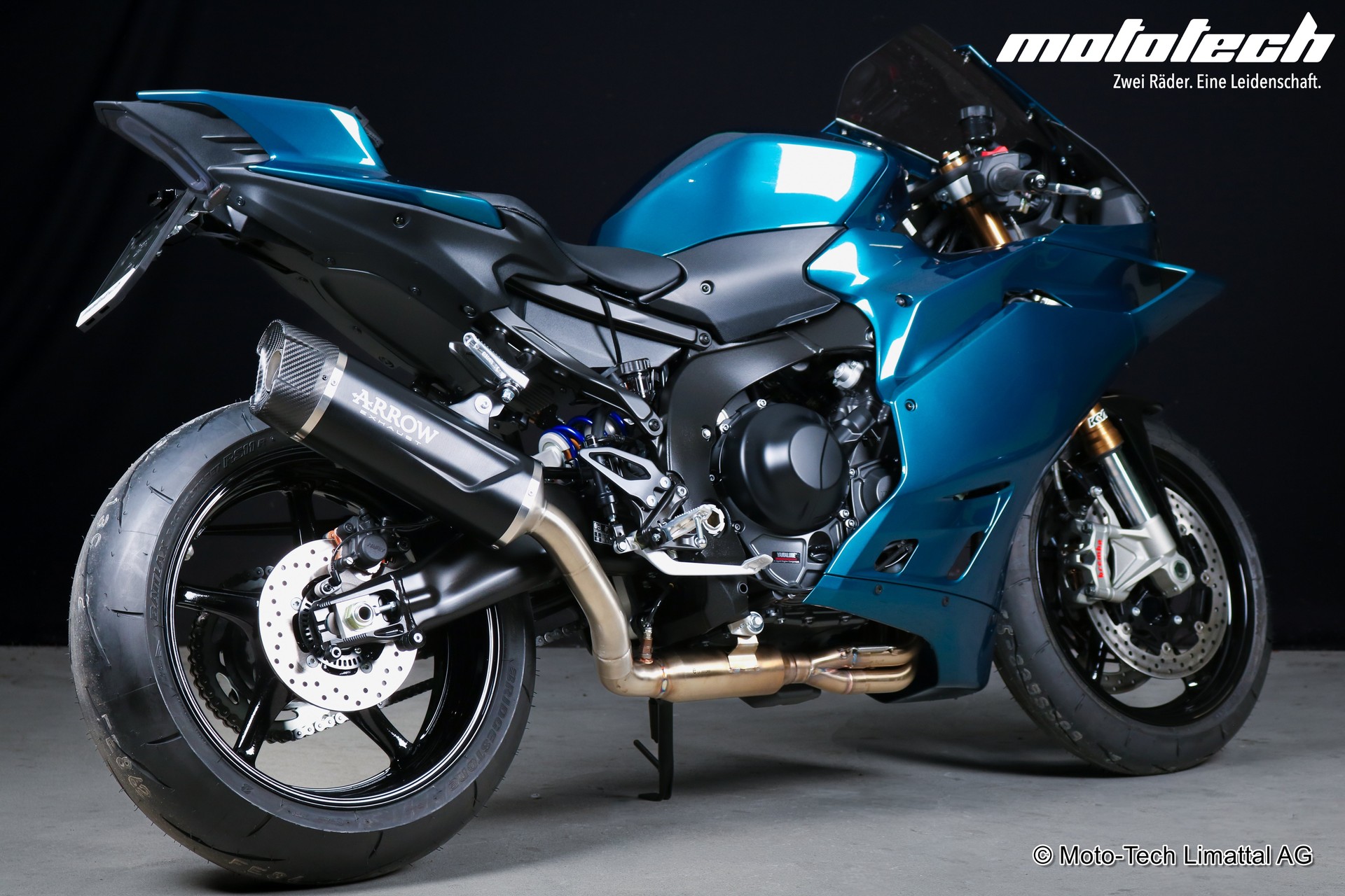 YAMAHA YZF-R9-showroom-element-2