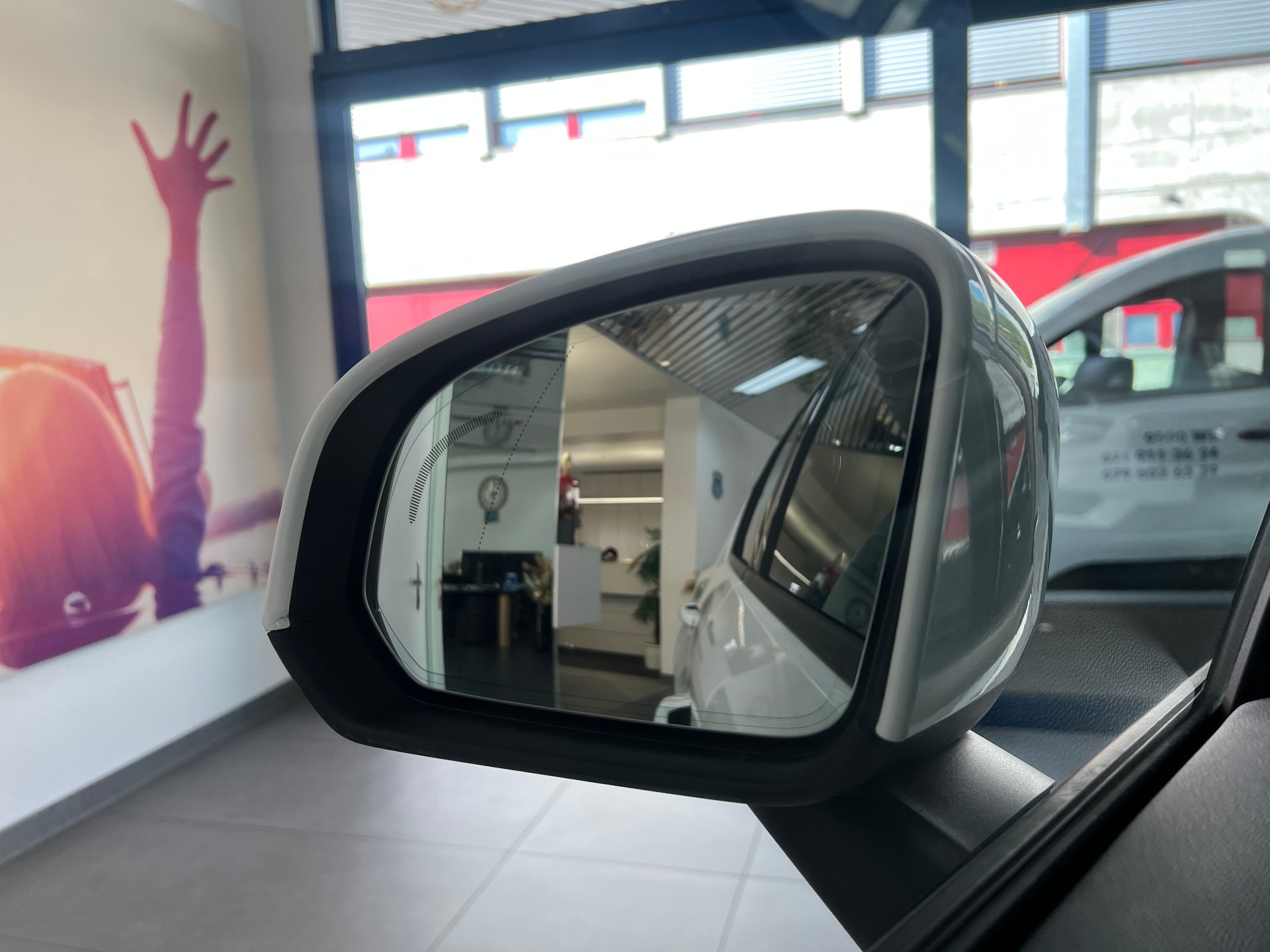 VOLVO XC40 D4 AWD Momentum Geartronic-image-14