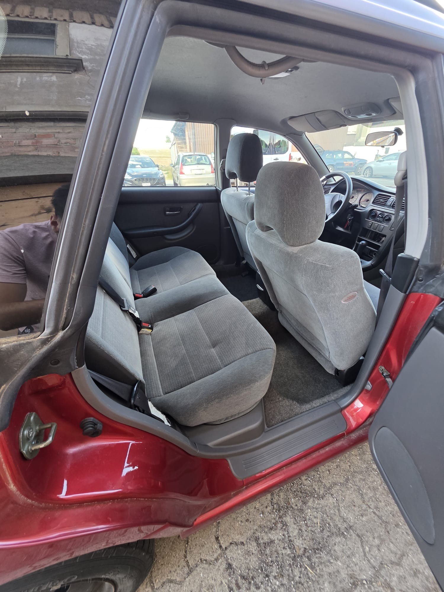 SUBARU Legacy 2.0 Swiss A-image-10