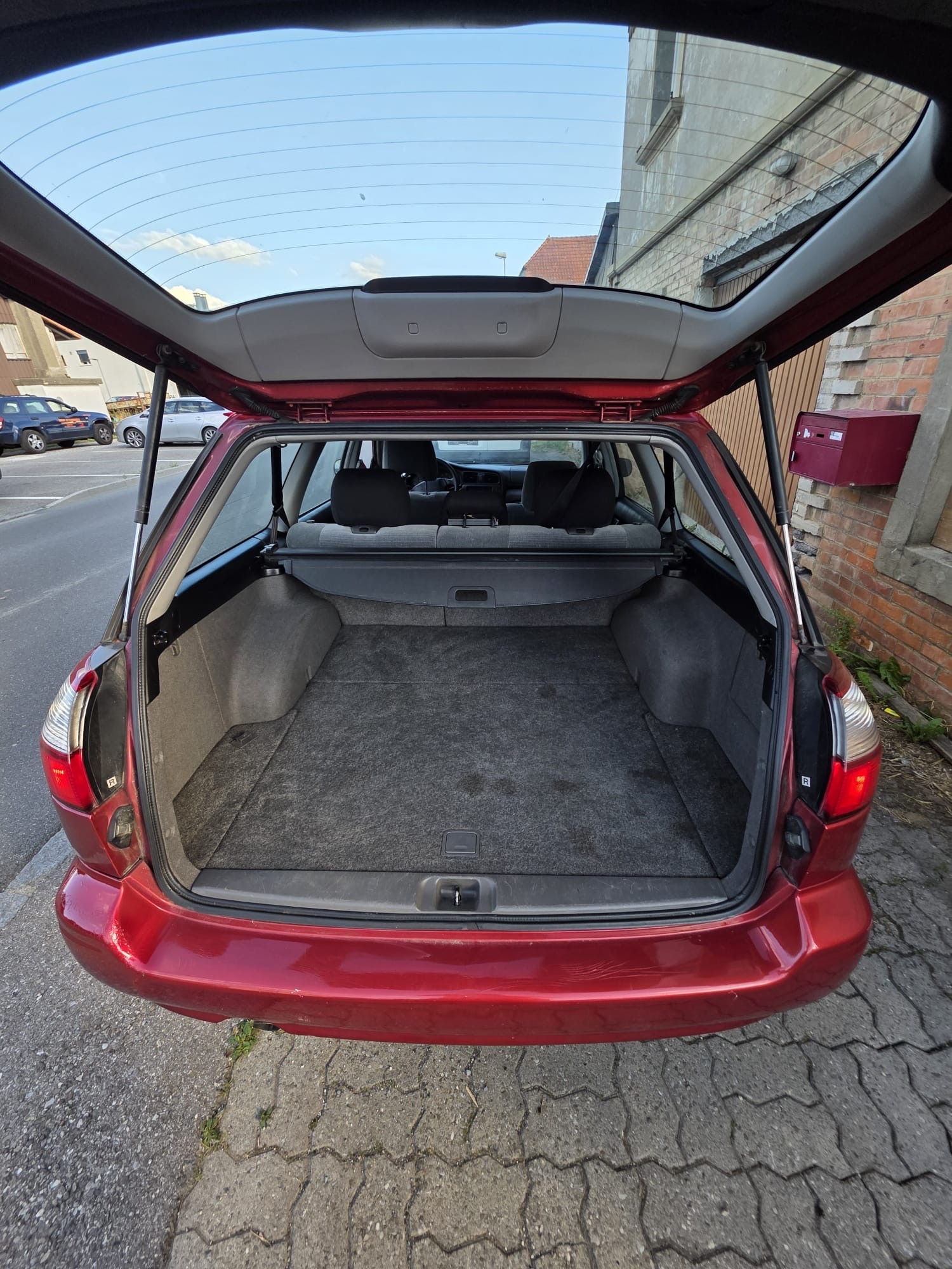 SUBARU Legacy 2.0 Swiss A-image-4