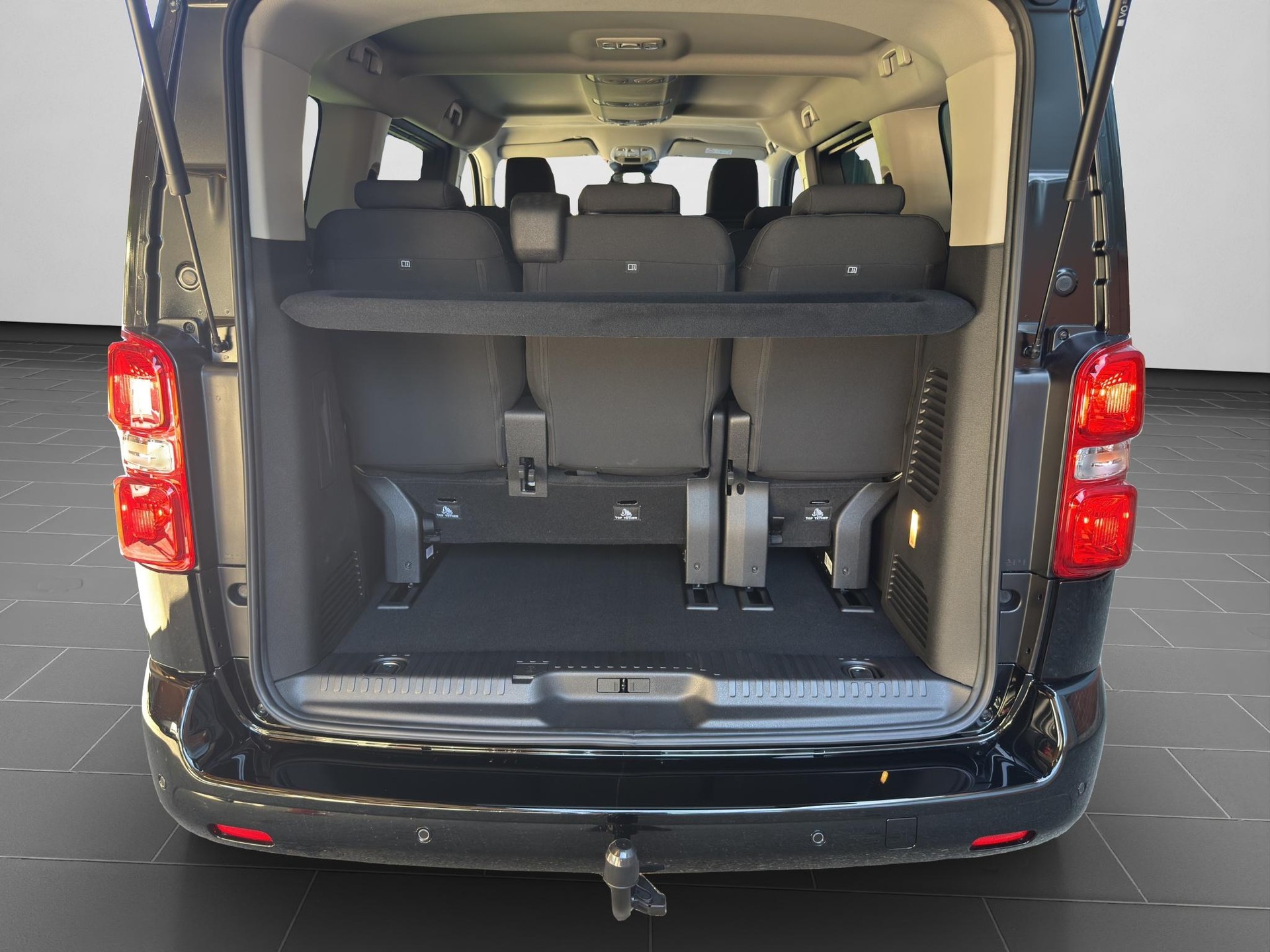 CITROEN Spacetourer M 2.2 BlueHDi 180 You S/S-image-17