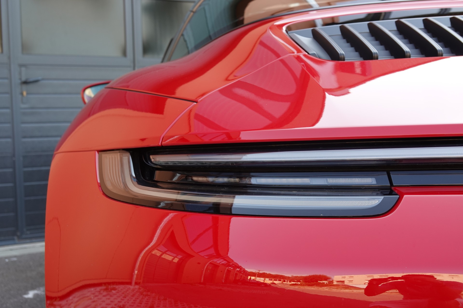 PORSCHE 911 Targa 4 GTS PDK - "CH Auto * Porsche Approved * Son BOSE * Toutes Roues Direct. * Sièges Sport 18 Posit avec Mémoire"-image-9