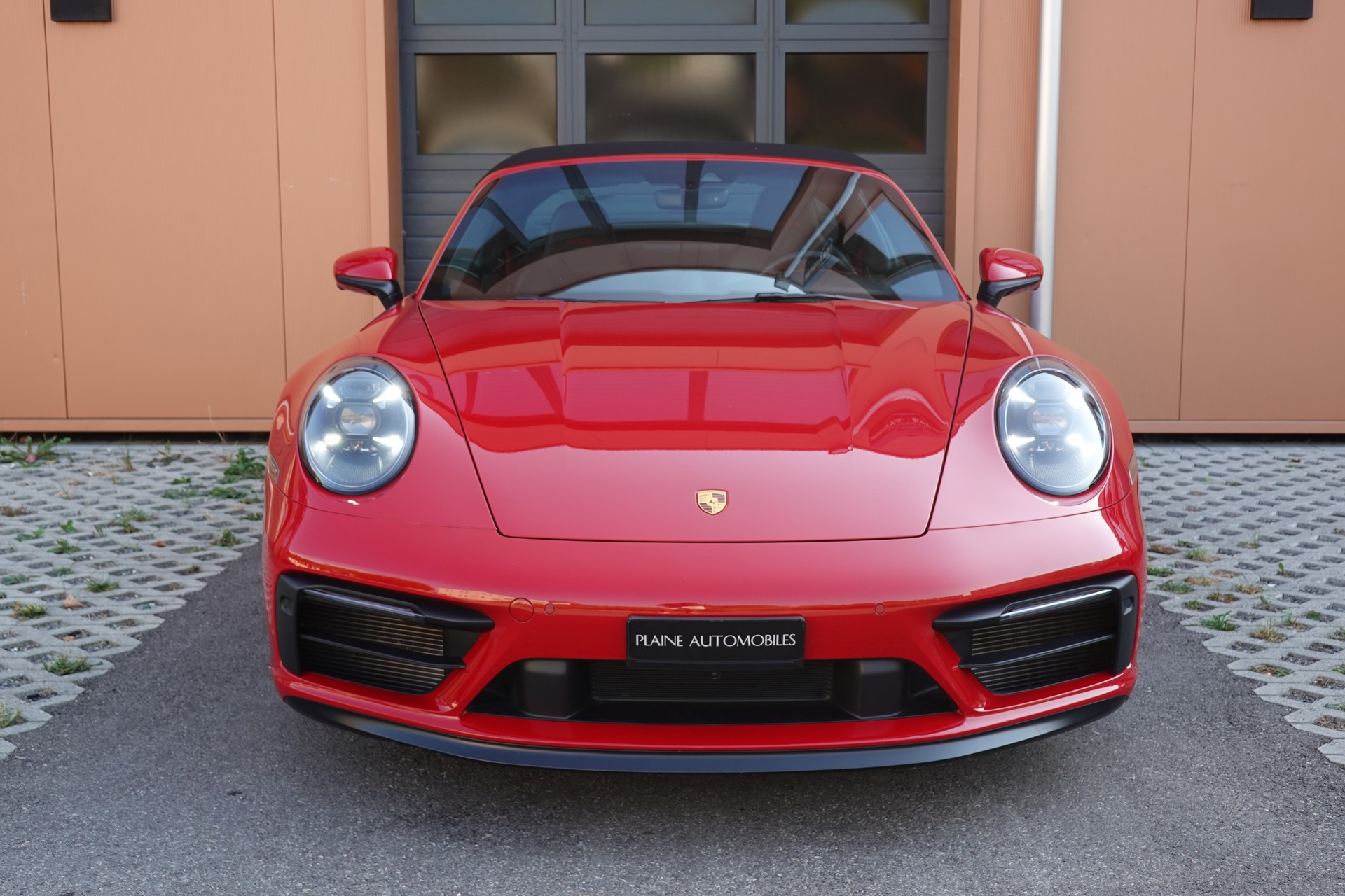 PORSCHE 911 Targa 4 GTS PDK - "CH Auto * Porsche Approved * Son BOSE * Toutes Roues Direct. * Sièges Sport 18 Posit avec Mémoire"-showroom-element-1
