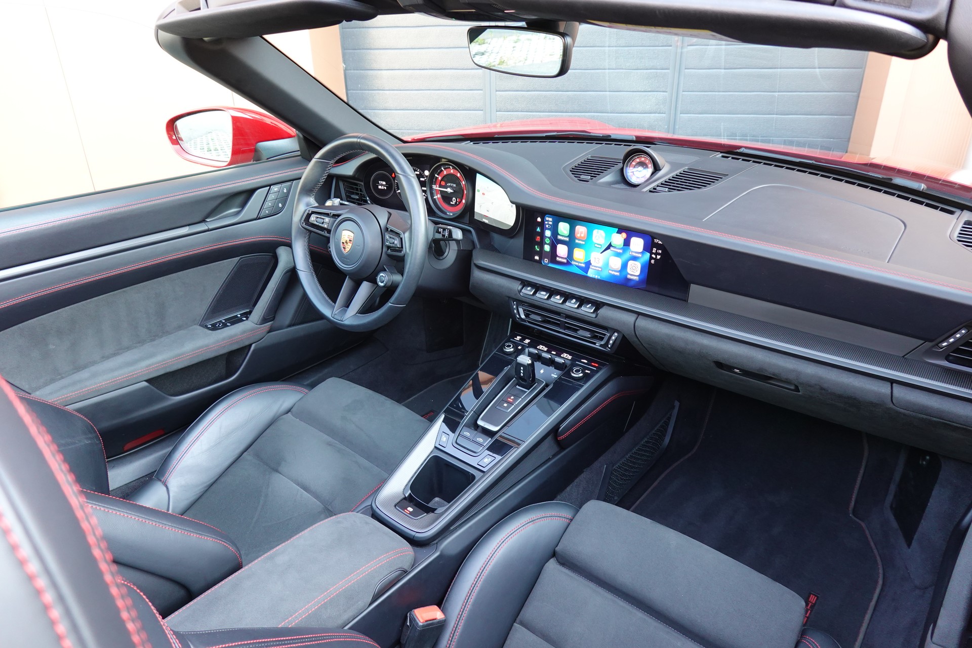 PORSCHE 911 Targa 4 GTS PDK - "CH Auto * Porsche Approved * Son BOSE * Toutes Roues Direct. * Sièges Sport 18 Posit avec Mémoire"-image-30