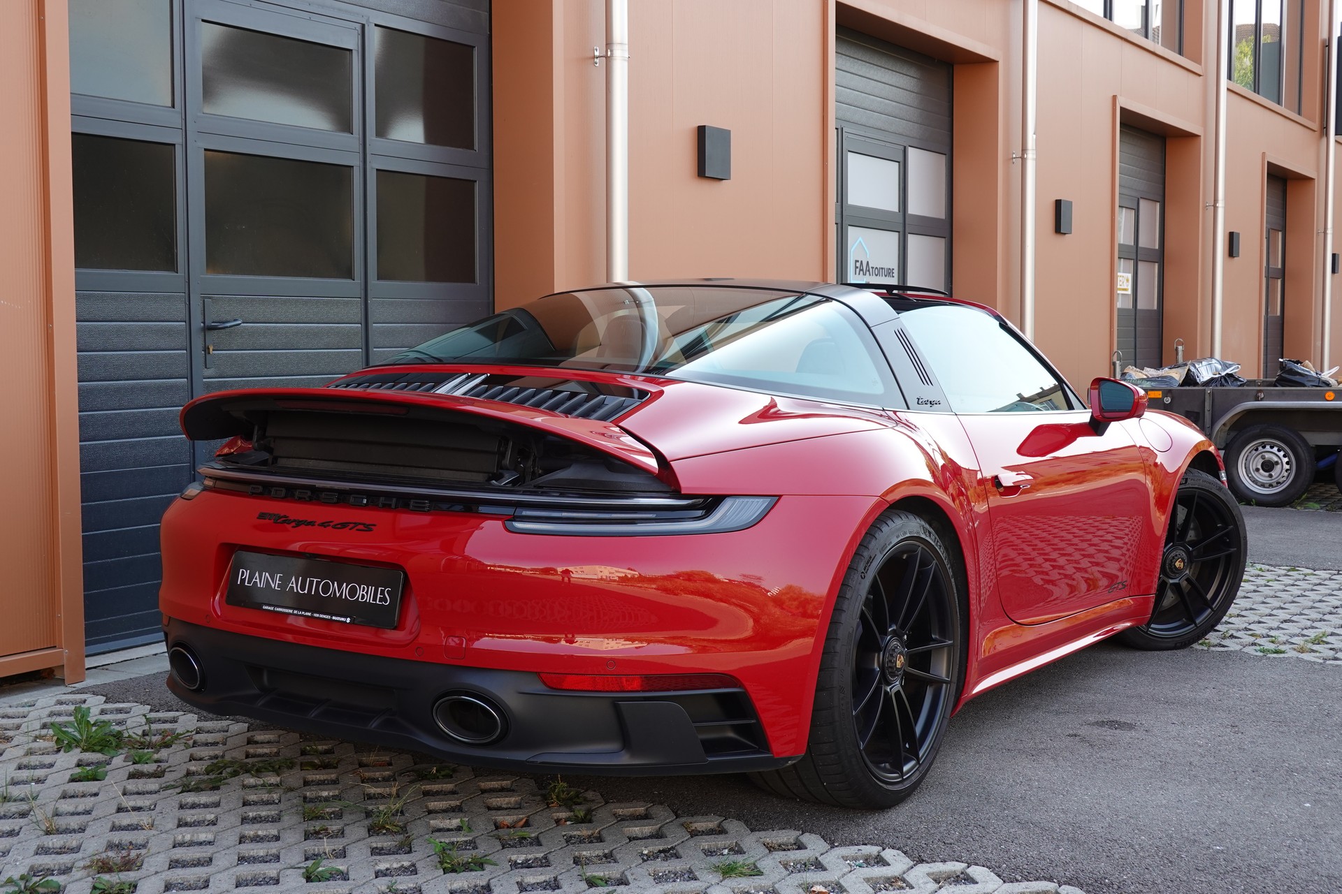 PORSCHE 911 Targa 4 GTS PDK - "CH Auto * Porsche Approved * Son BOSE * Toutes Roues Direct. * Sièges Sport 18 Posit avec Mémoire"-image-7