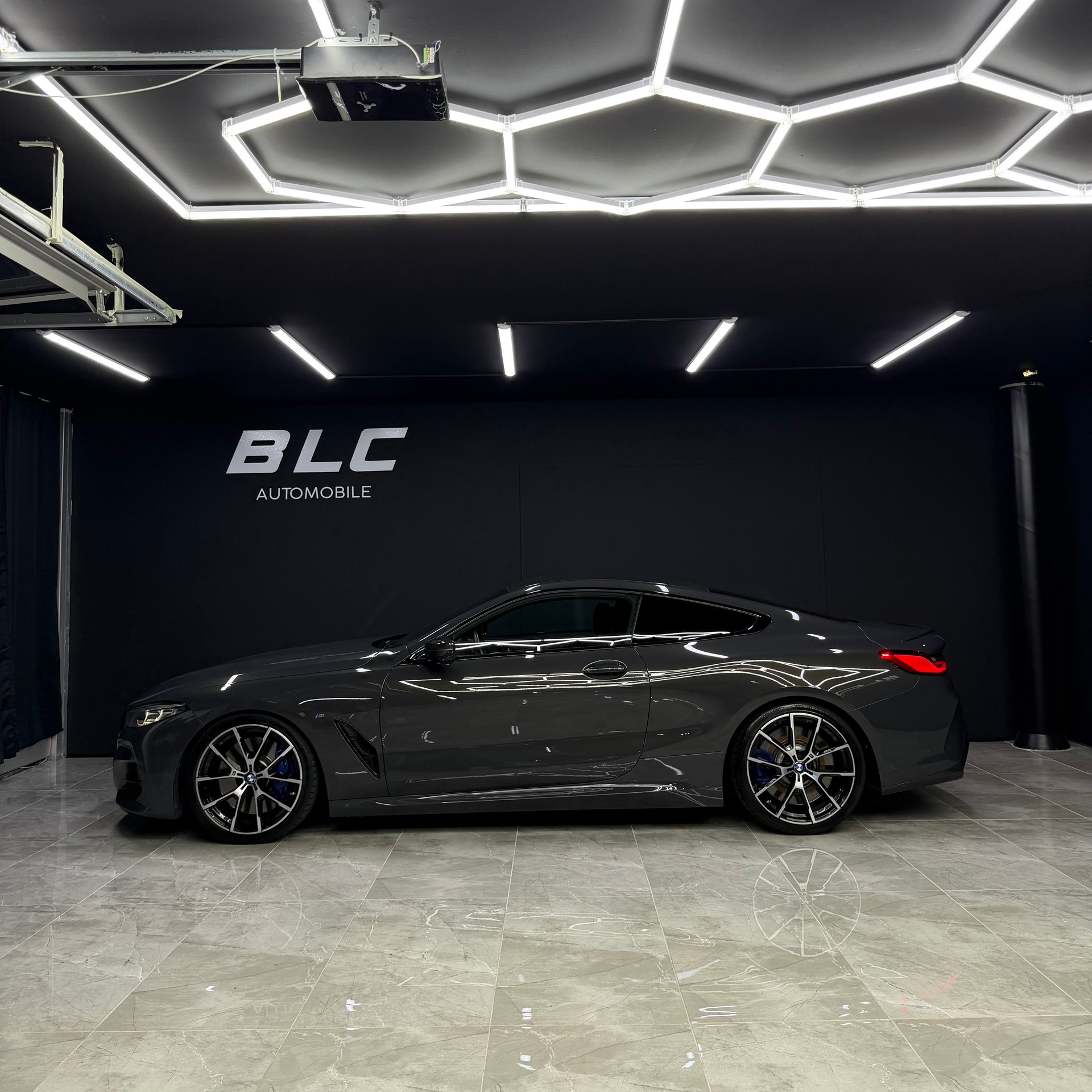 BMW M850i xDrive Steptronic-image-2
