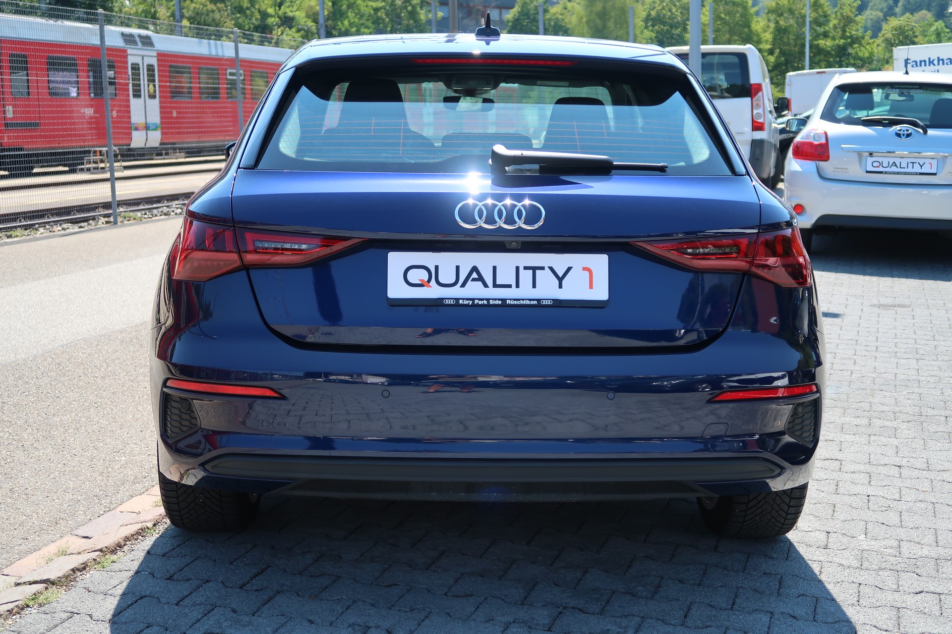 AUDI A3 Sportback 35 TFSI Attraction S-tronic-image-4