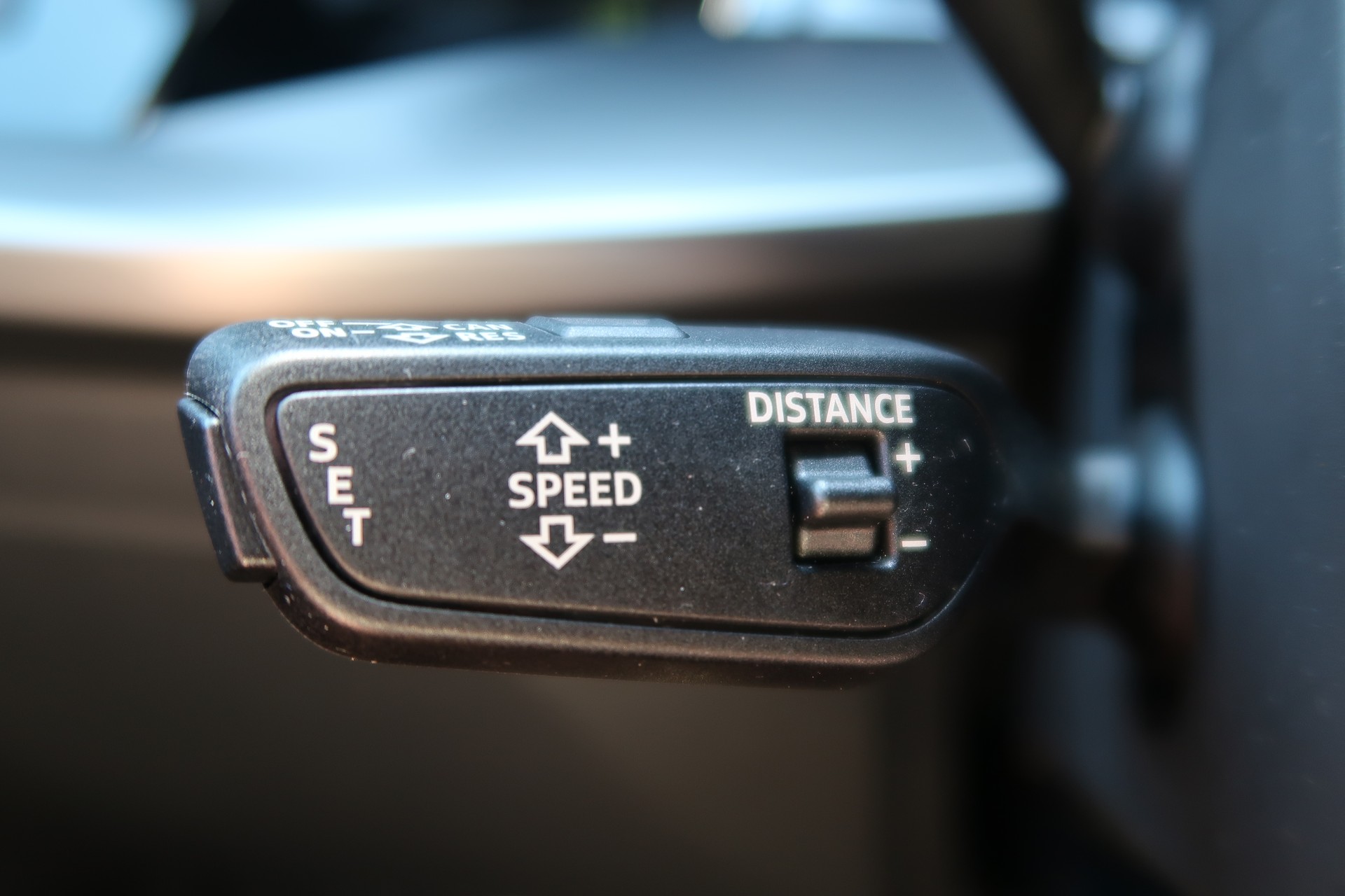AUDI A3 Sportback 35 TFSI Attraction S-tronic-image-17