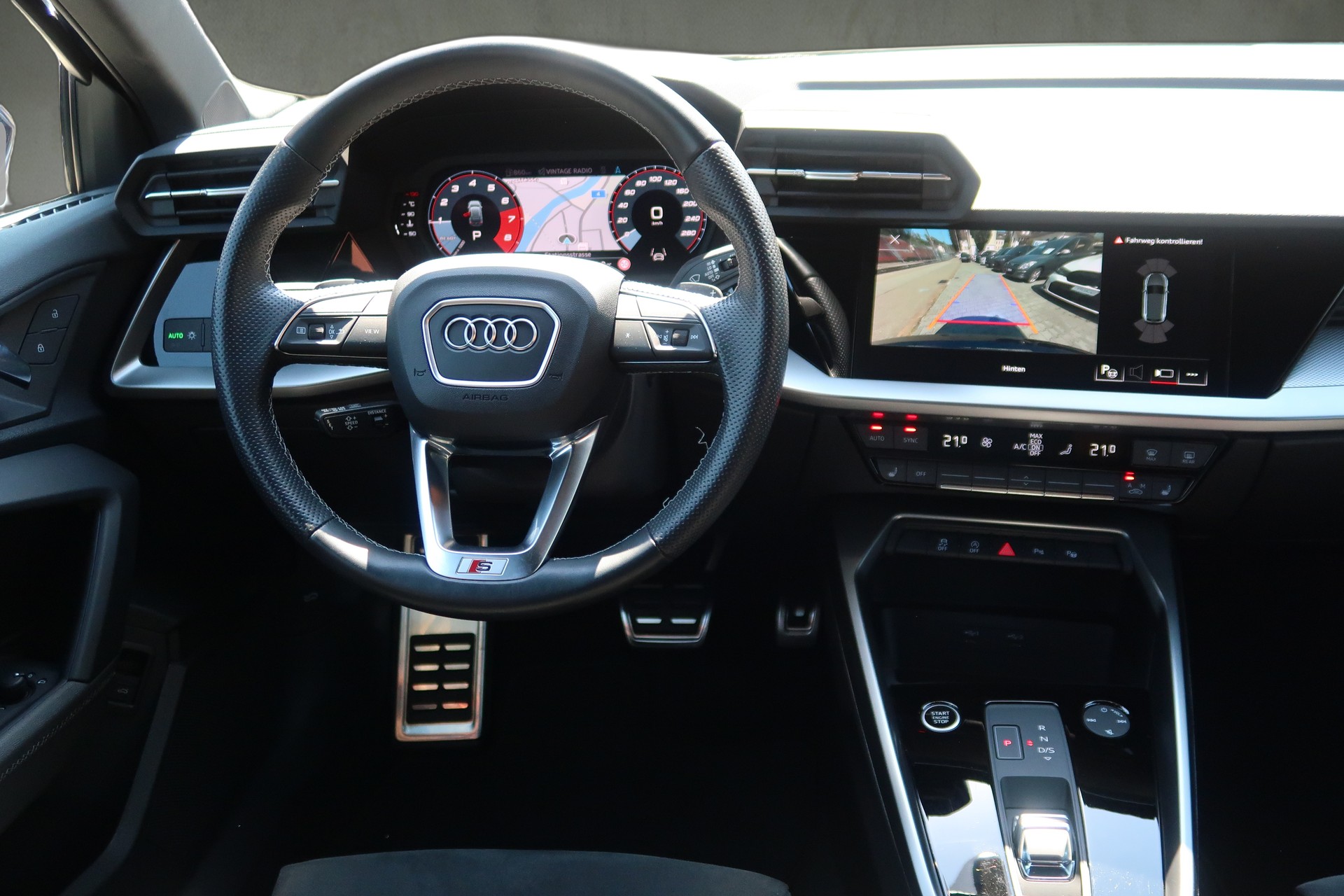 AUDI A3 Sportback 35 TFSI Attraction S-tronic-image-8