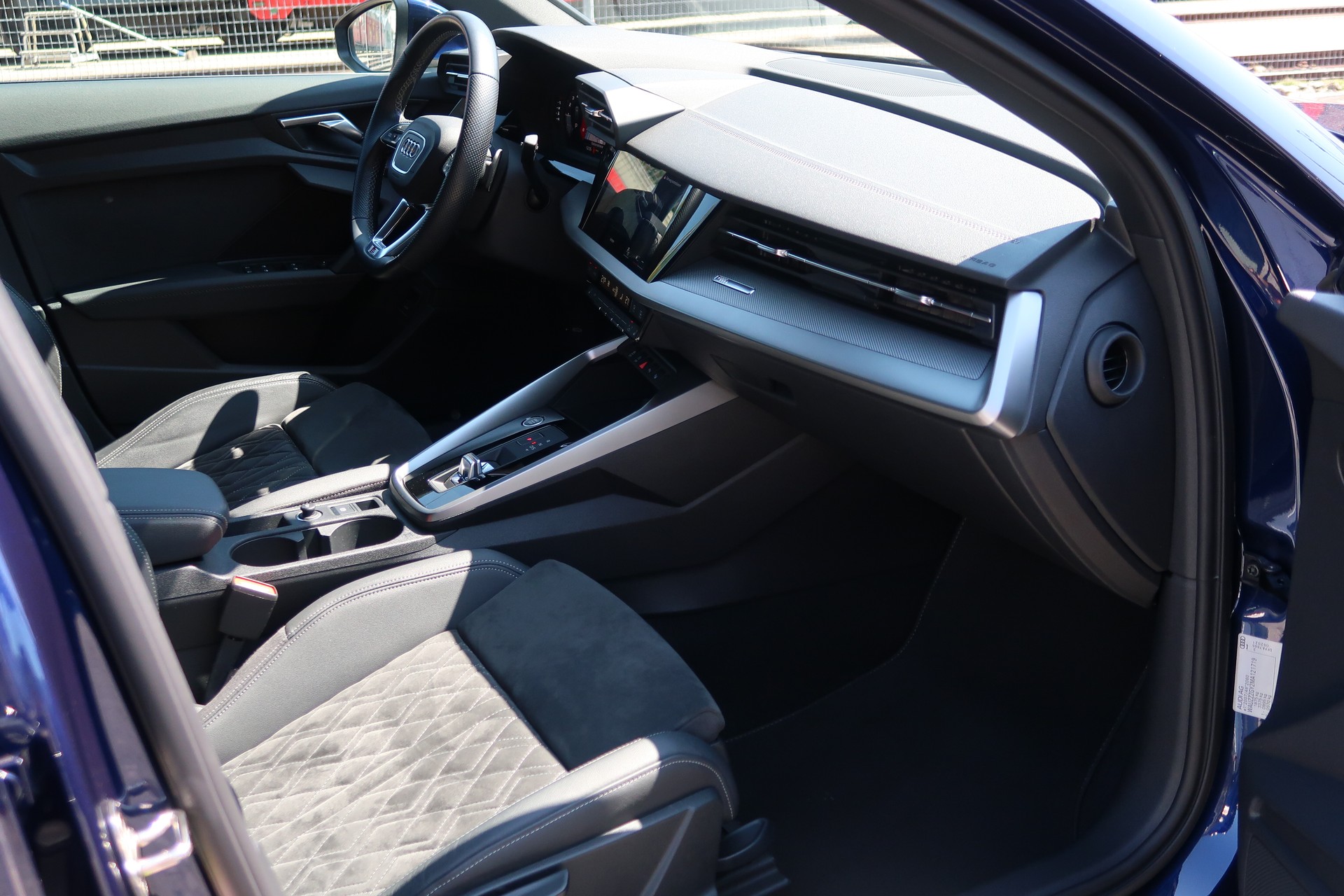 AUDI A3 Sportback 35 TFSI Attraction S-tronic-image-9