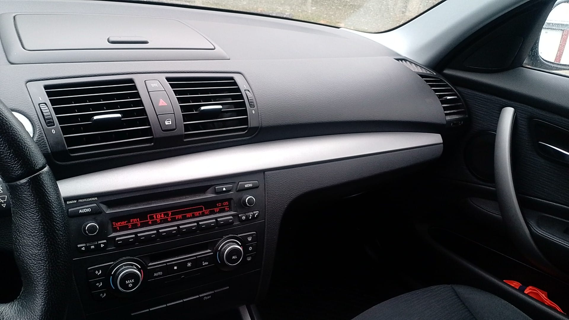 BMW 118i-image-3