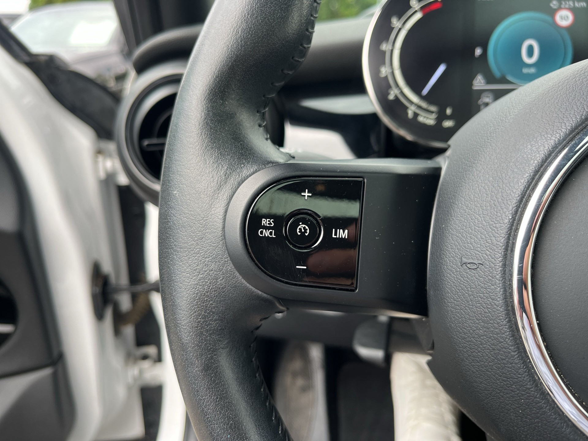 MINI Cooper Steptronic DKG-image-15