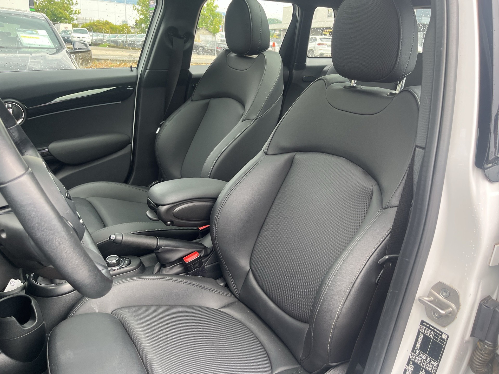 MINI Cooper Steptronic DKG-image-10