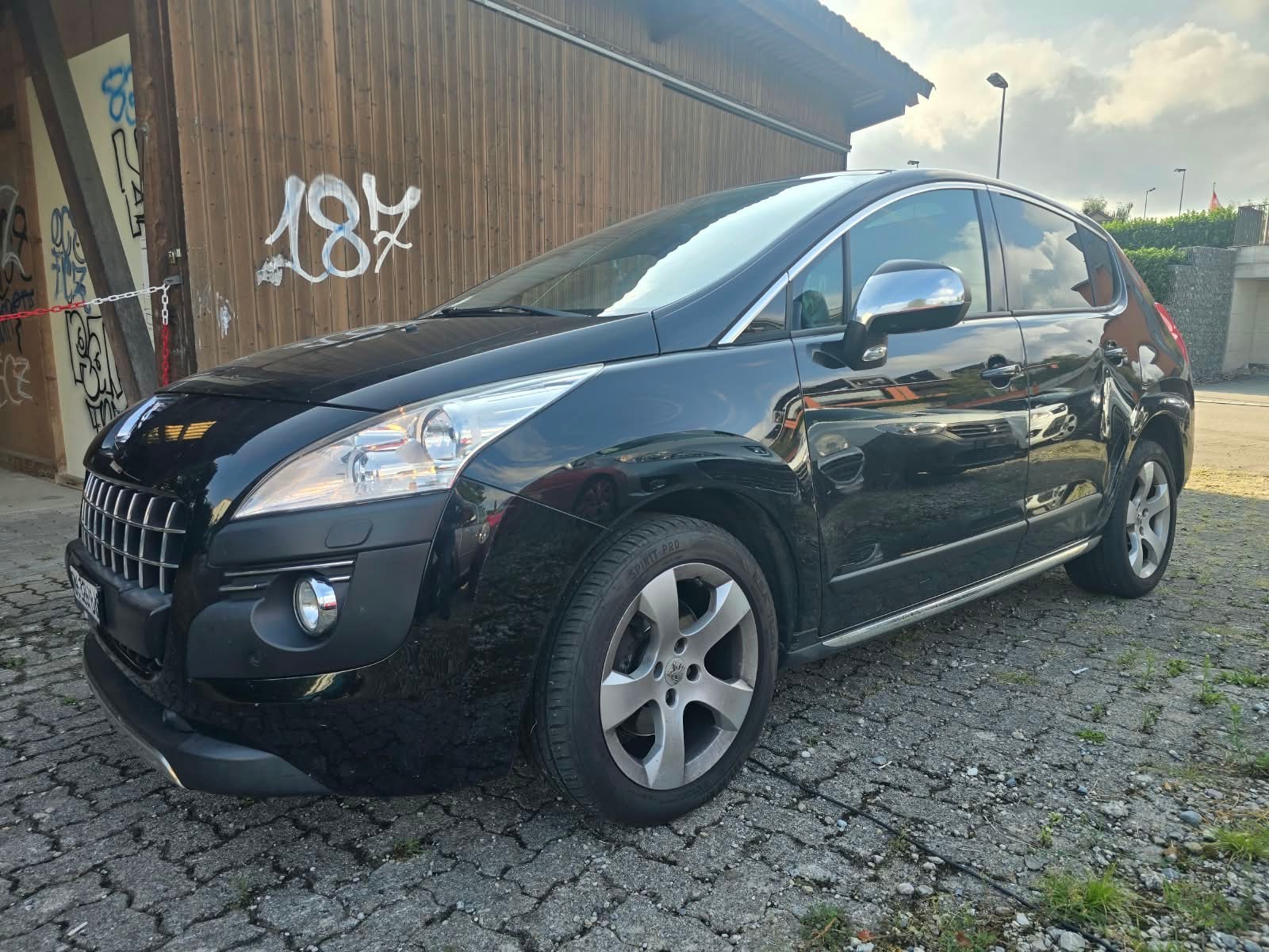 PEUGEOT 3008 1.6 16V T Platinum-image-8
