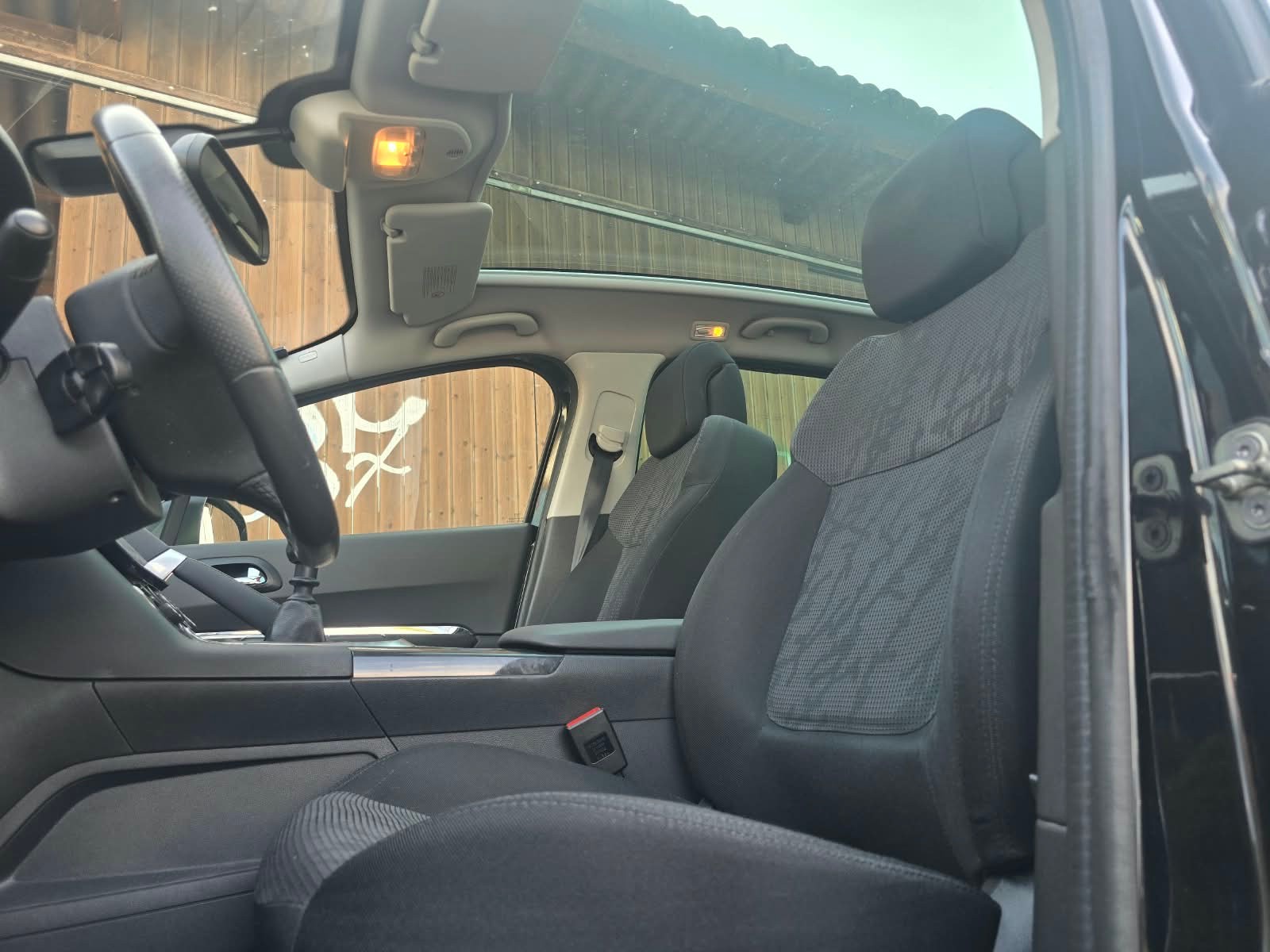 PEUGEOT 3008 1.6 16V T Platinum-image-6