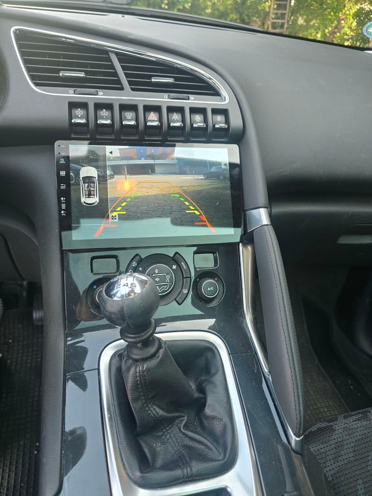 PEUGEOT 3008 1.6 16V T Platinum-image-5