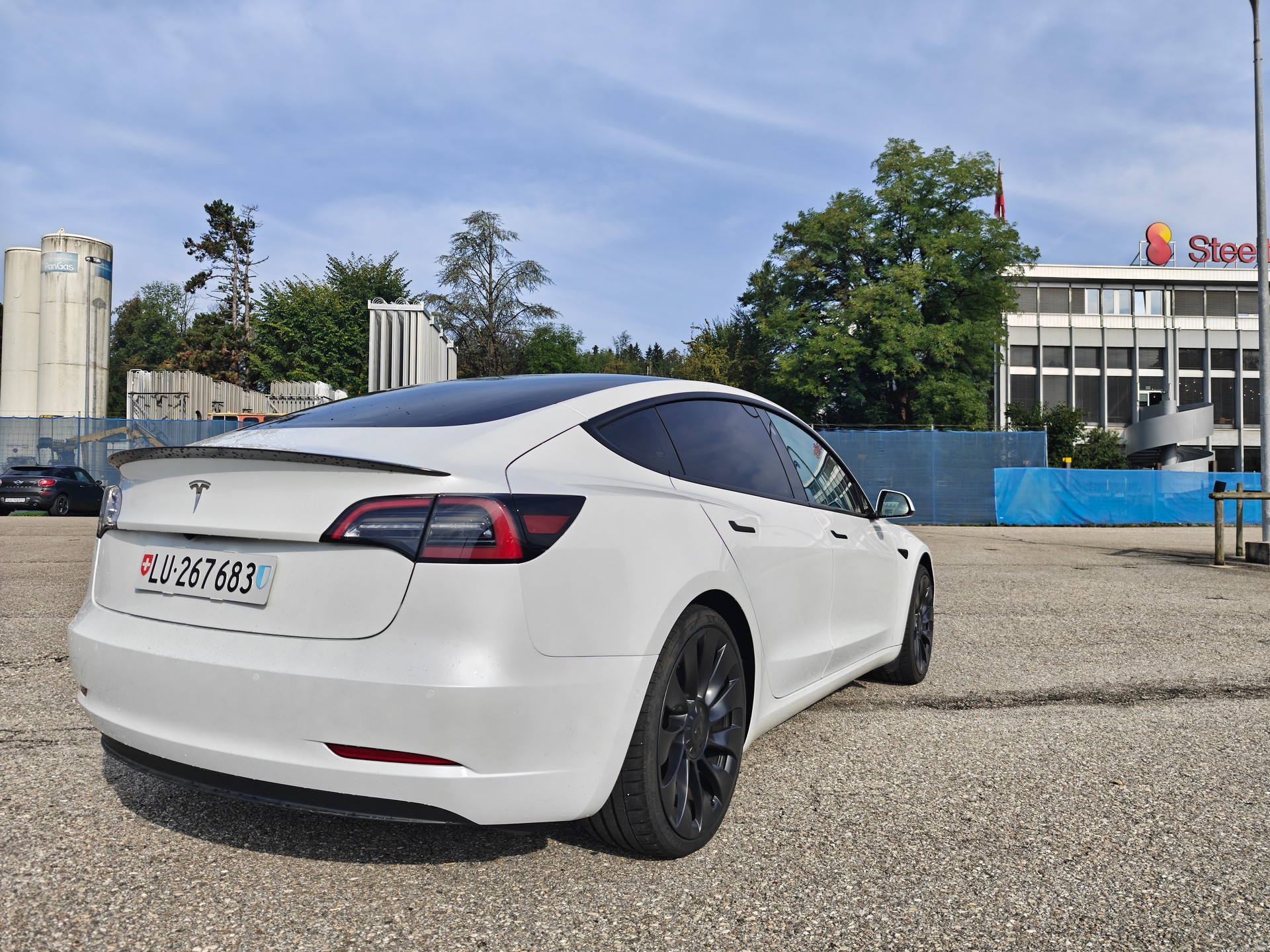 TESLA Model 3 Performance-image-3
