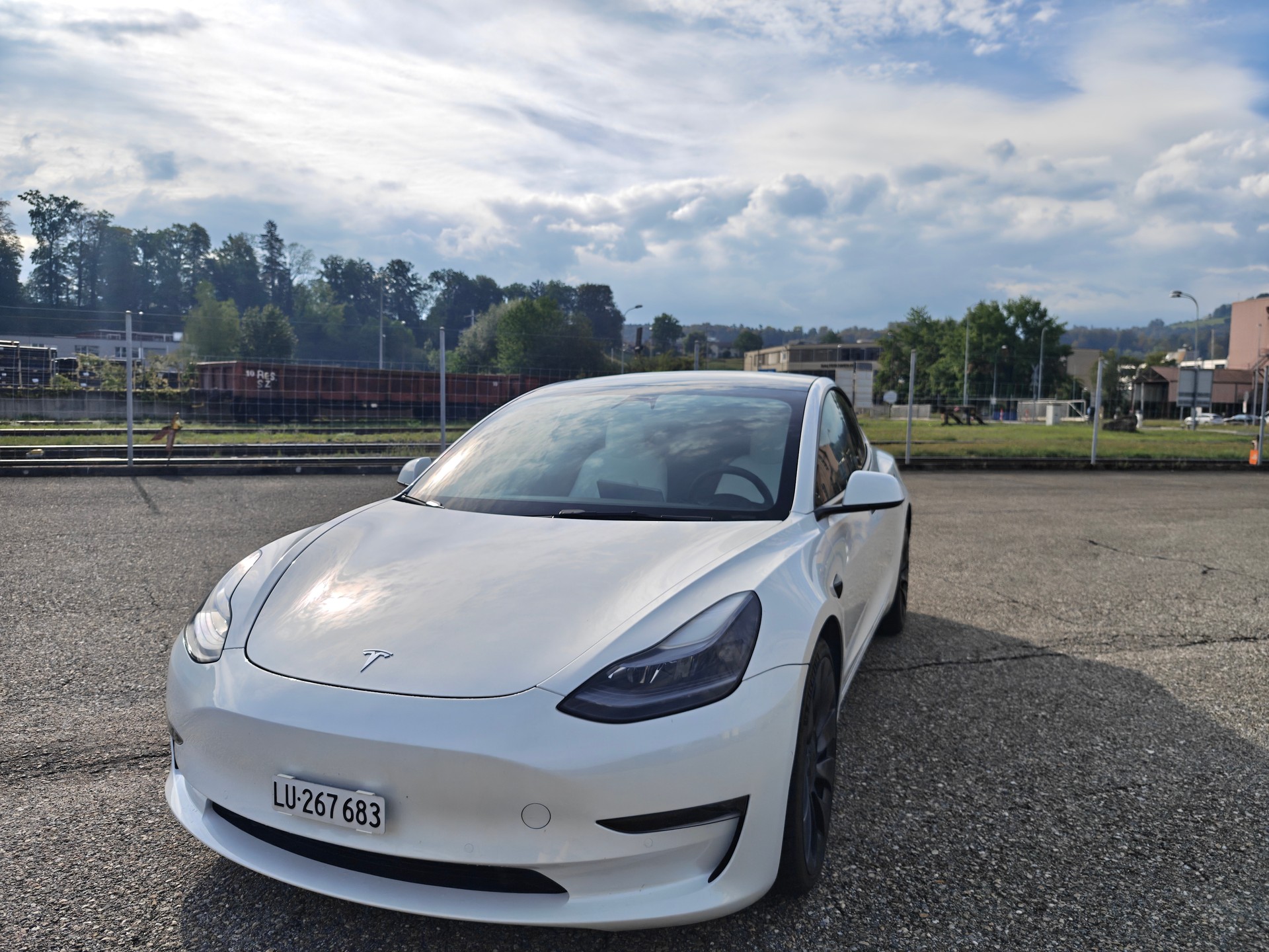 TESLA Model 3 Performance-image-1