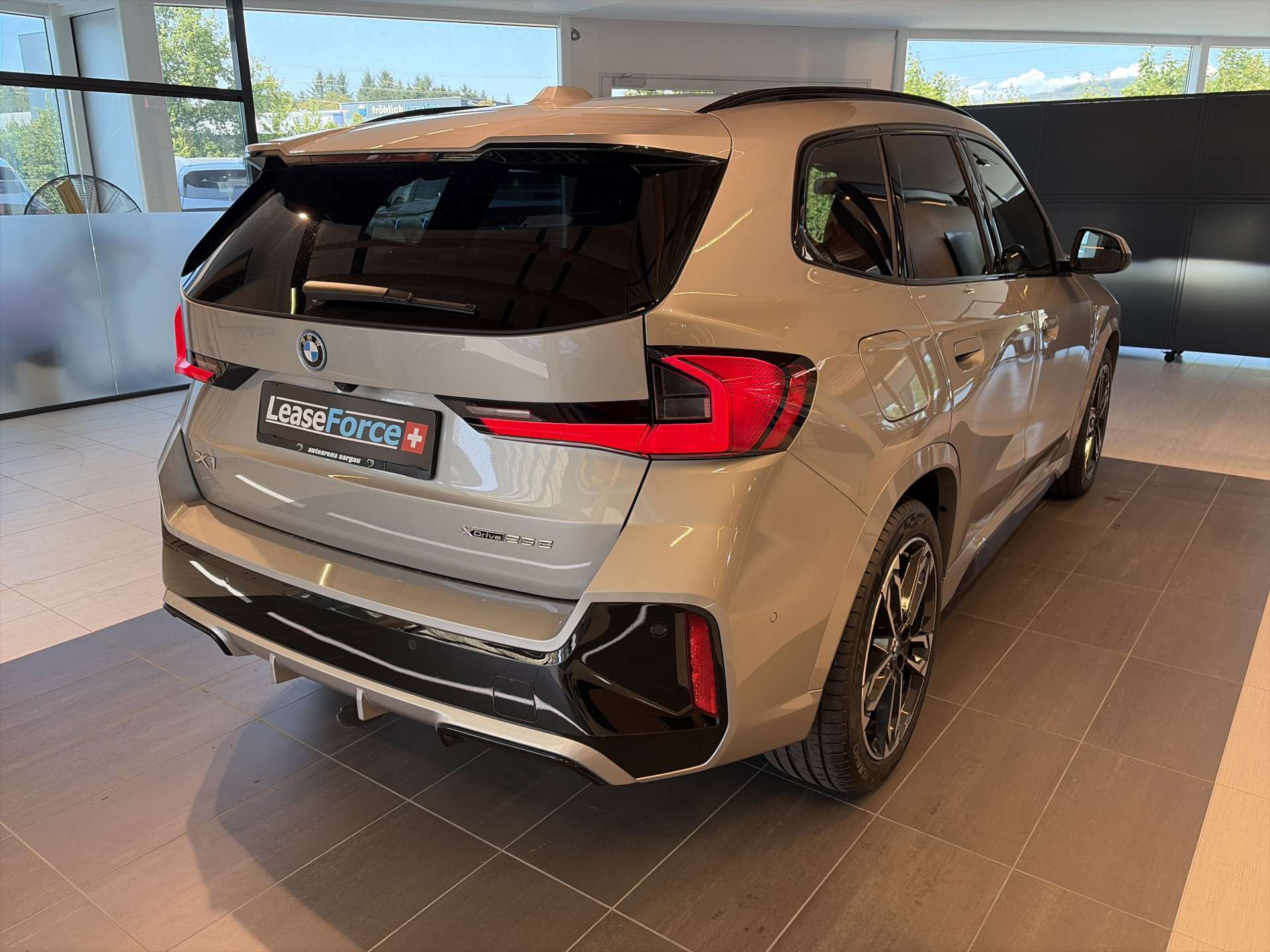 BMW X1 xDrive 25e M Sport 245PS Automat-image-2