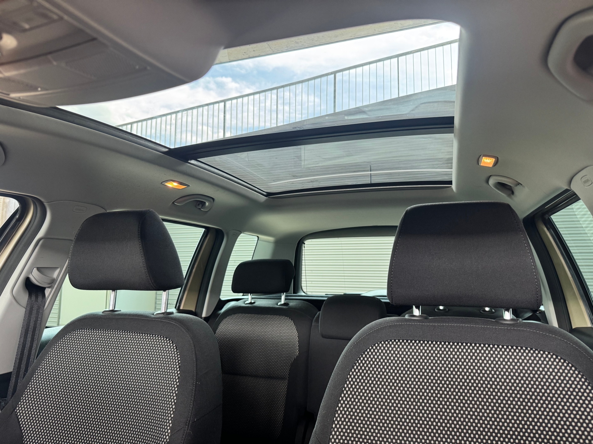 SKODA Yeti 2.0 TDI 110 AllDrive 4x4-image-7